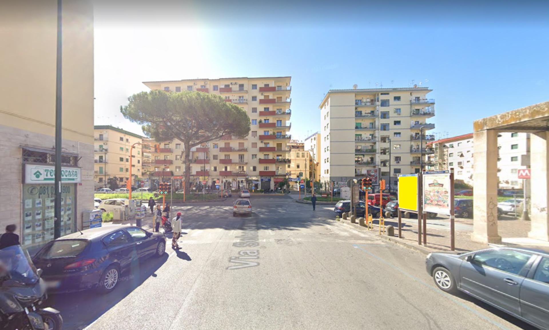 Impianto STENDARDO a Napoli, in zona Sweet Caffè
