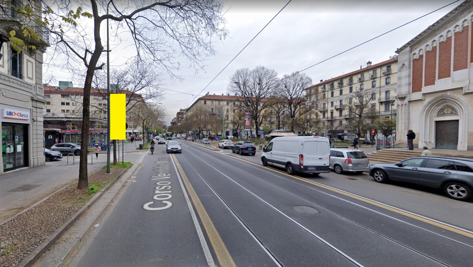 Impianto VERTICAL BANNER a Milano, in zona Circle K