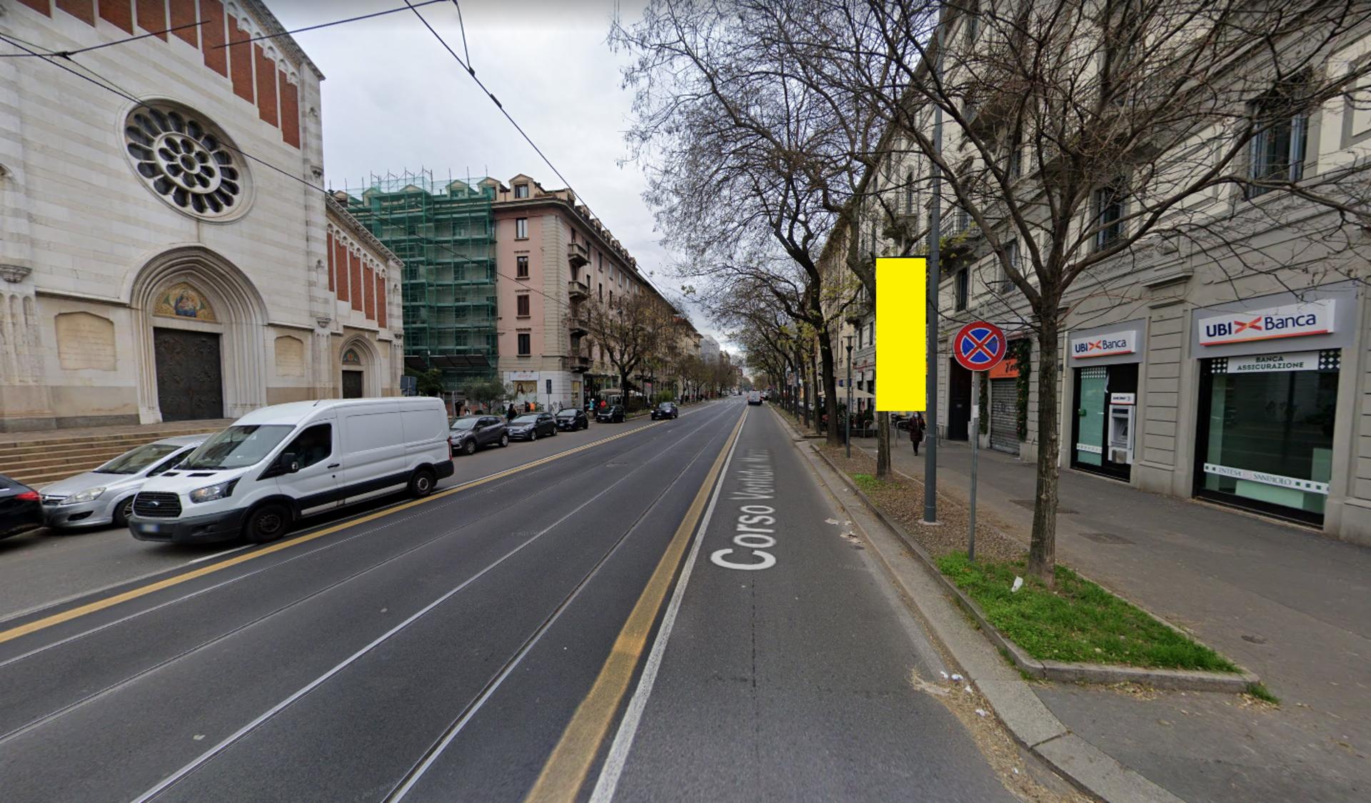 Impianto VERTICAL BANNER a Milano, in zona Circle K