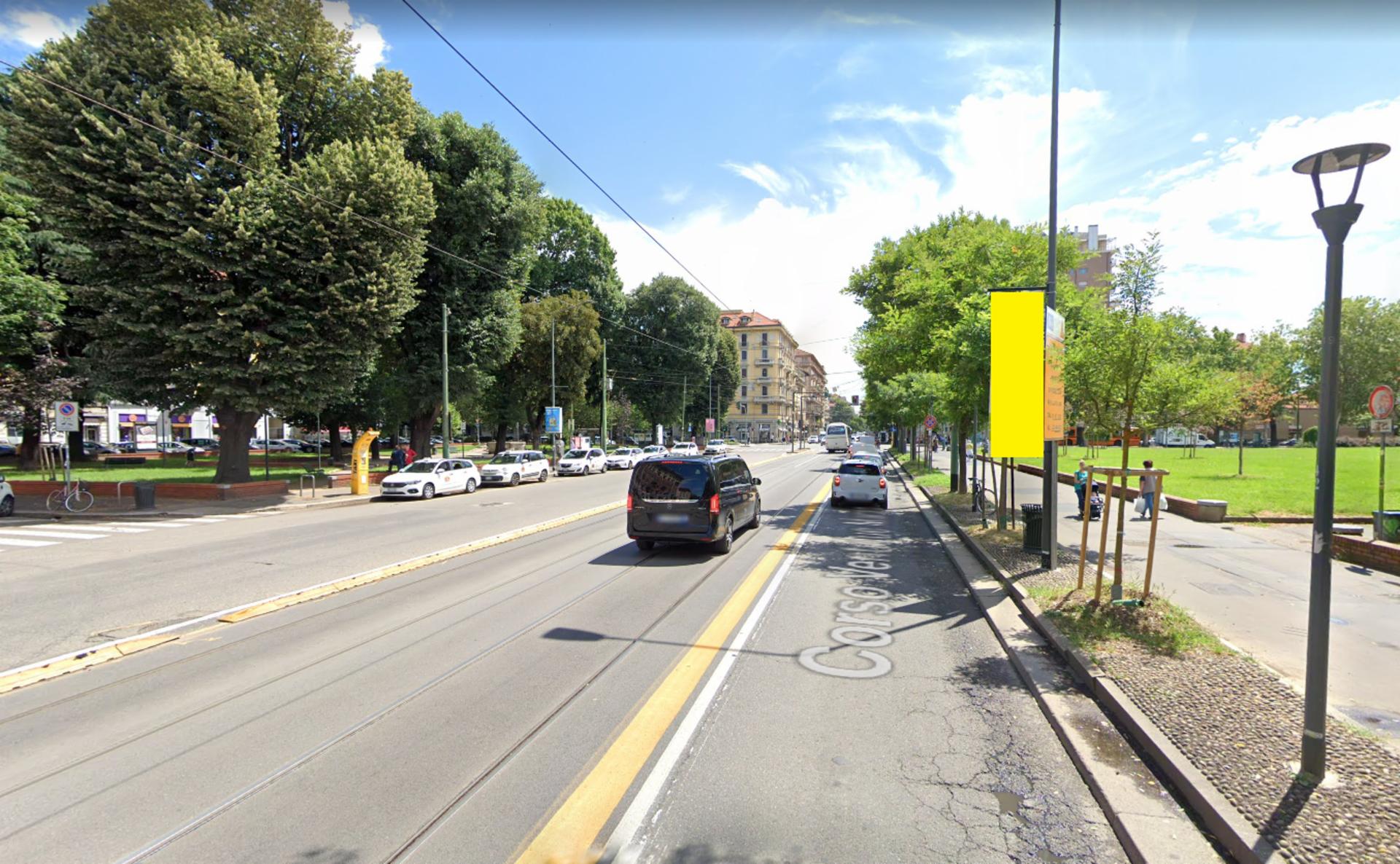 Impianto VERTICAL BANNER a Milano, in zona Euronics