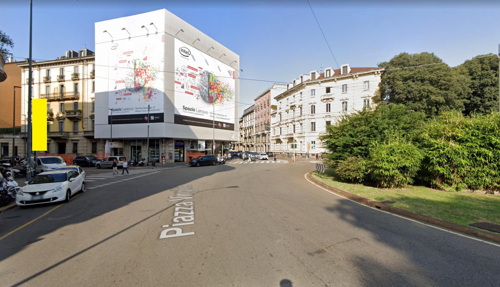 Impianto VERTICAL BANNER a Milano, in zona Santa Maria delle Grazie