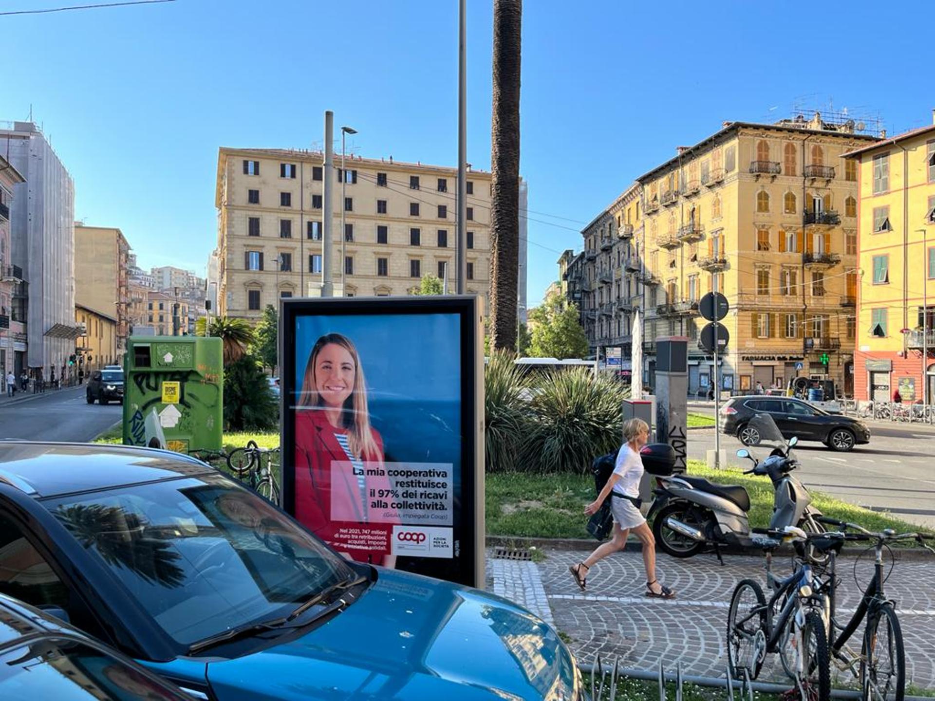Impianto TOTEM a La Spezia, in zona Carrefour Express