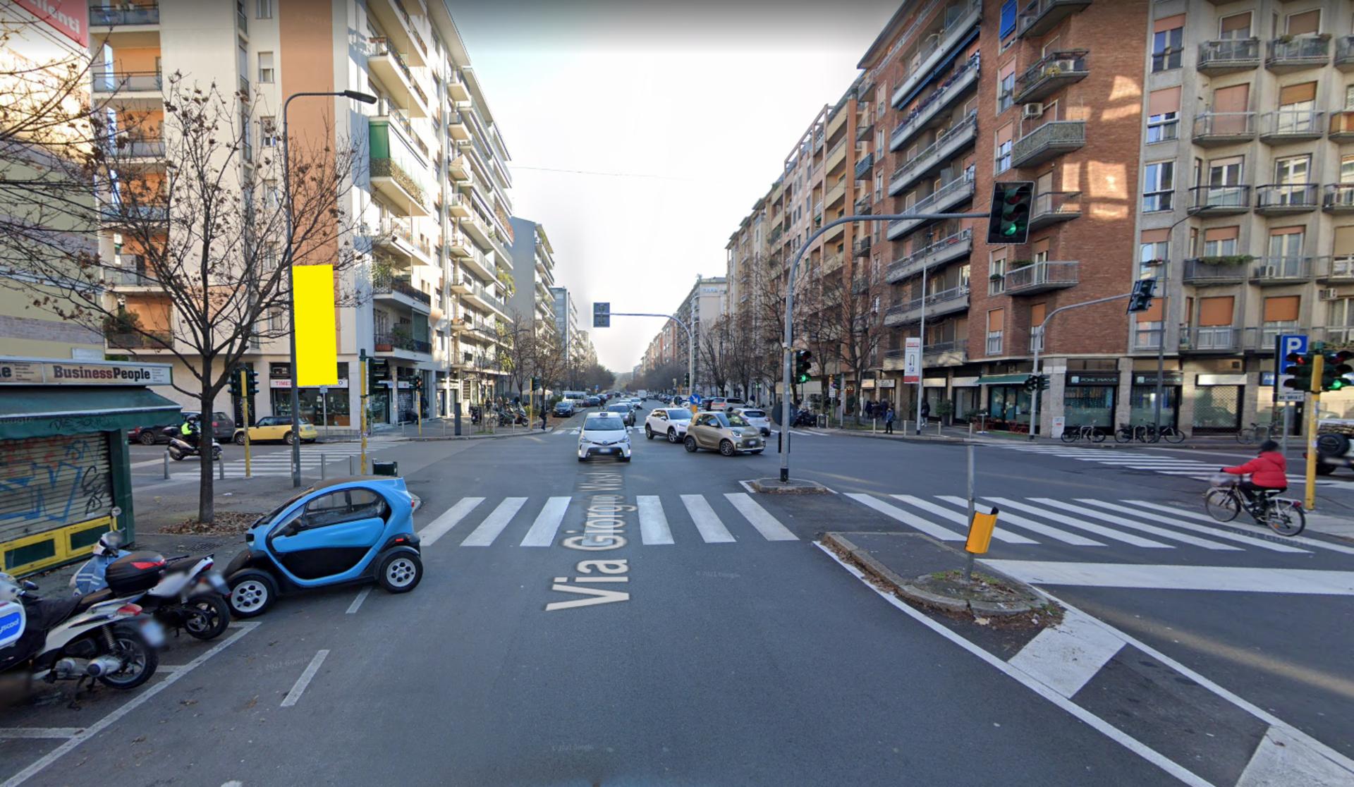 Impianto VERTICAL BANNER a Milano, in zona Le Onde