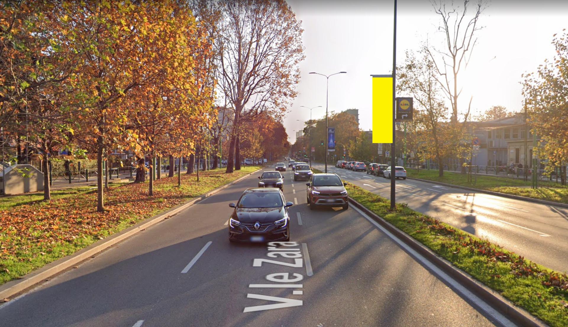 Impianto VERTICAL BANNER a Milano, in zona Hair Mania