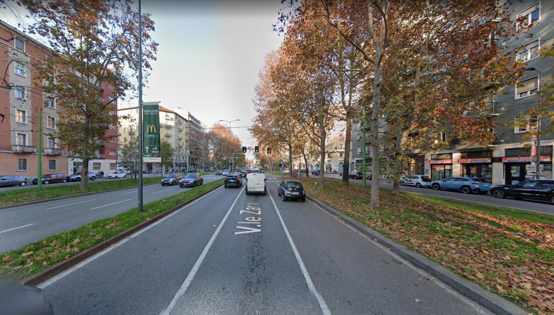 Impianto VERTICAL BANNER a Milano, in zona Bagnoli