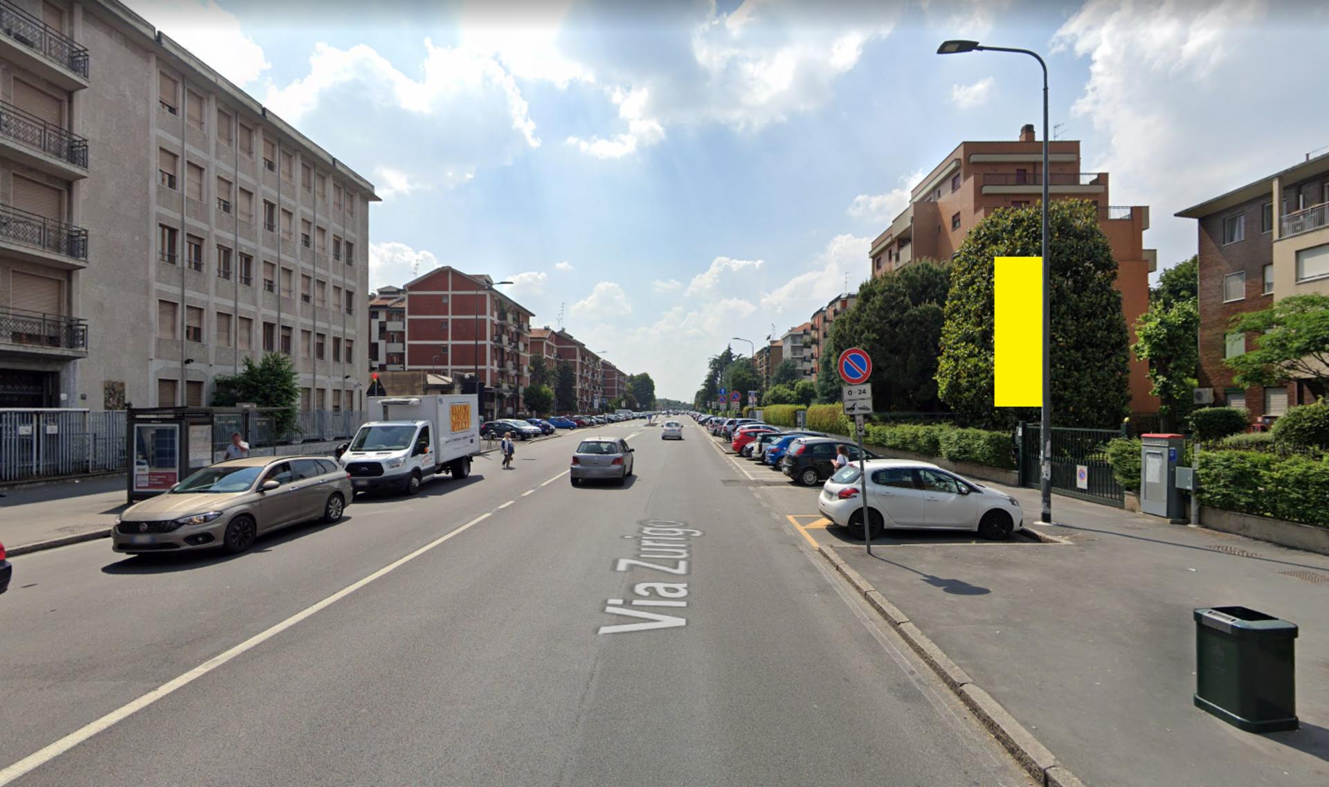 Impianto VERTICAL BANNER a Milano, in zona Il Comignolo