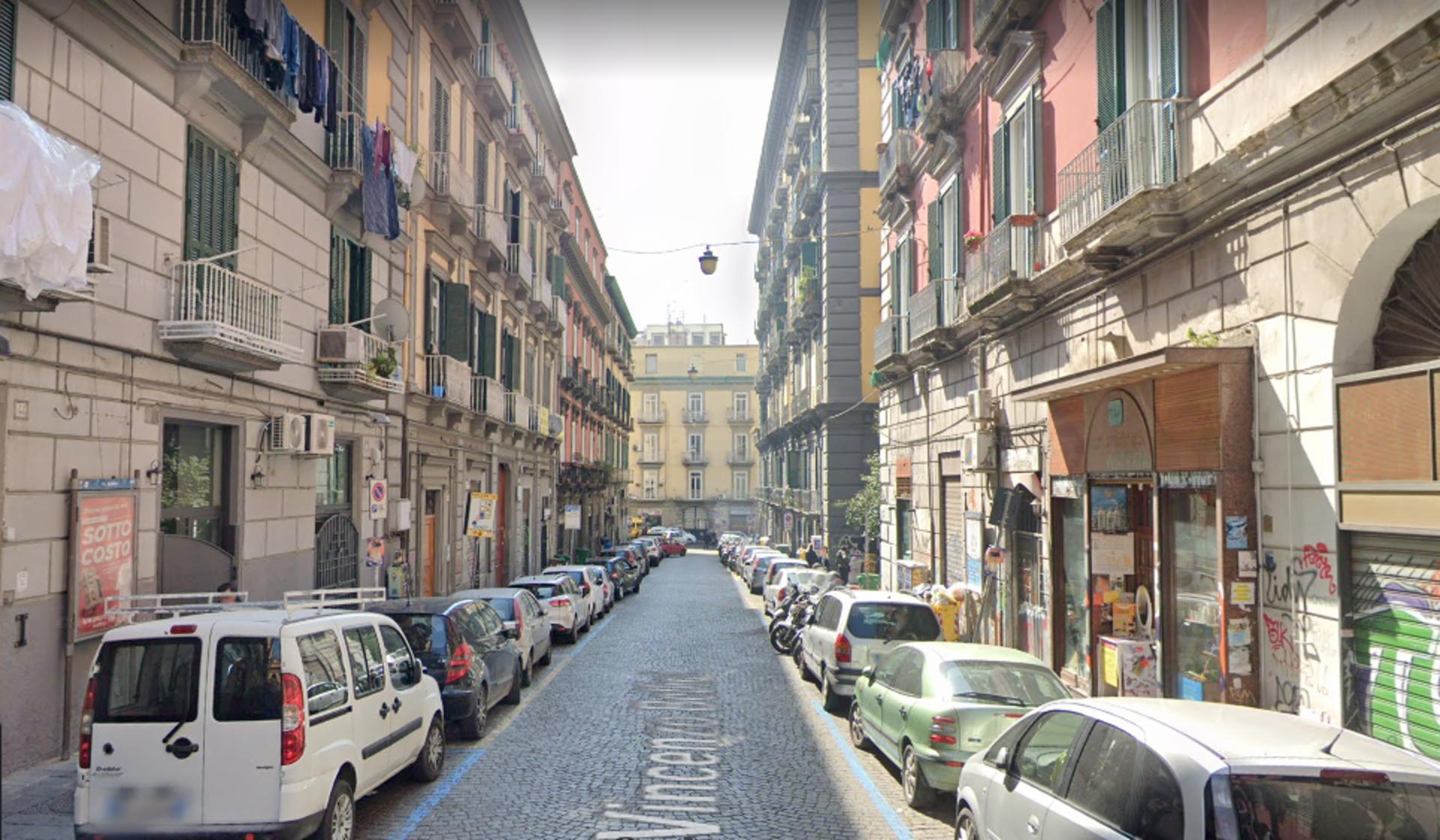 Impianto STENDARDO a Napoli, in zona Teatro Bellini