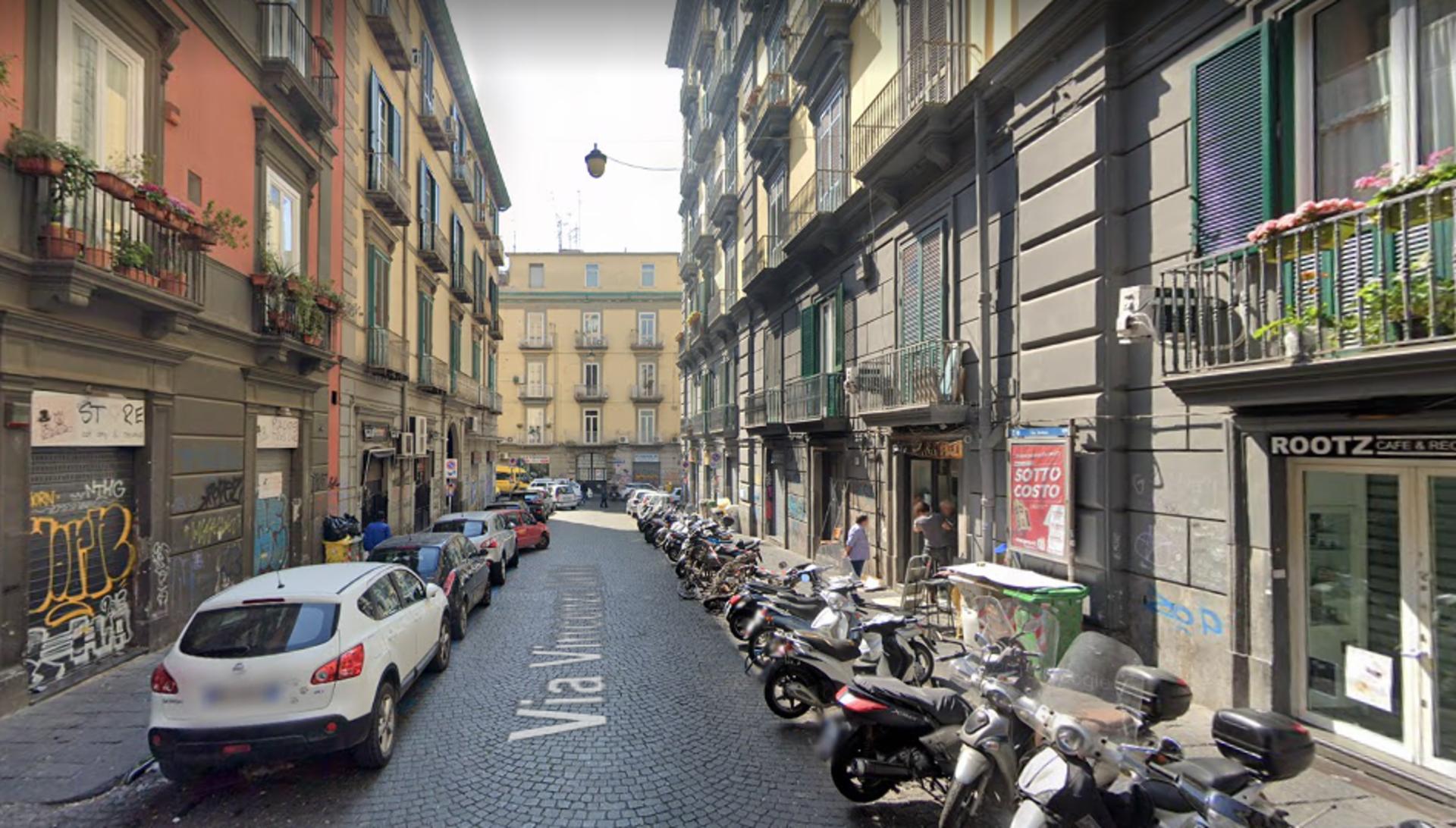 Impianto STENDARDO a Napoli, in zona Teatro Bellini