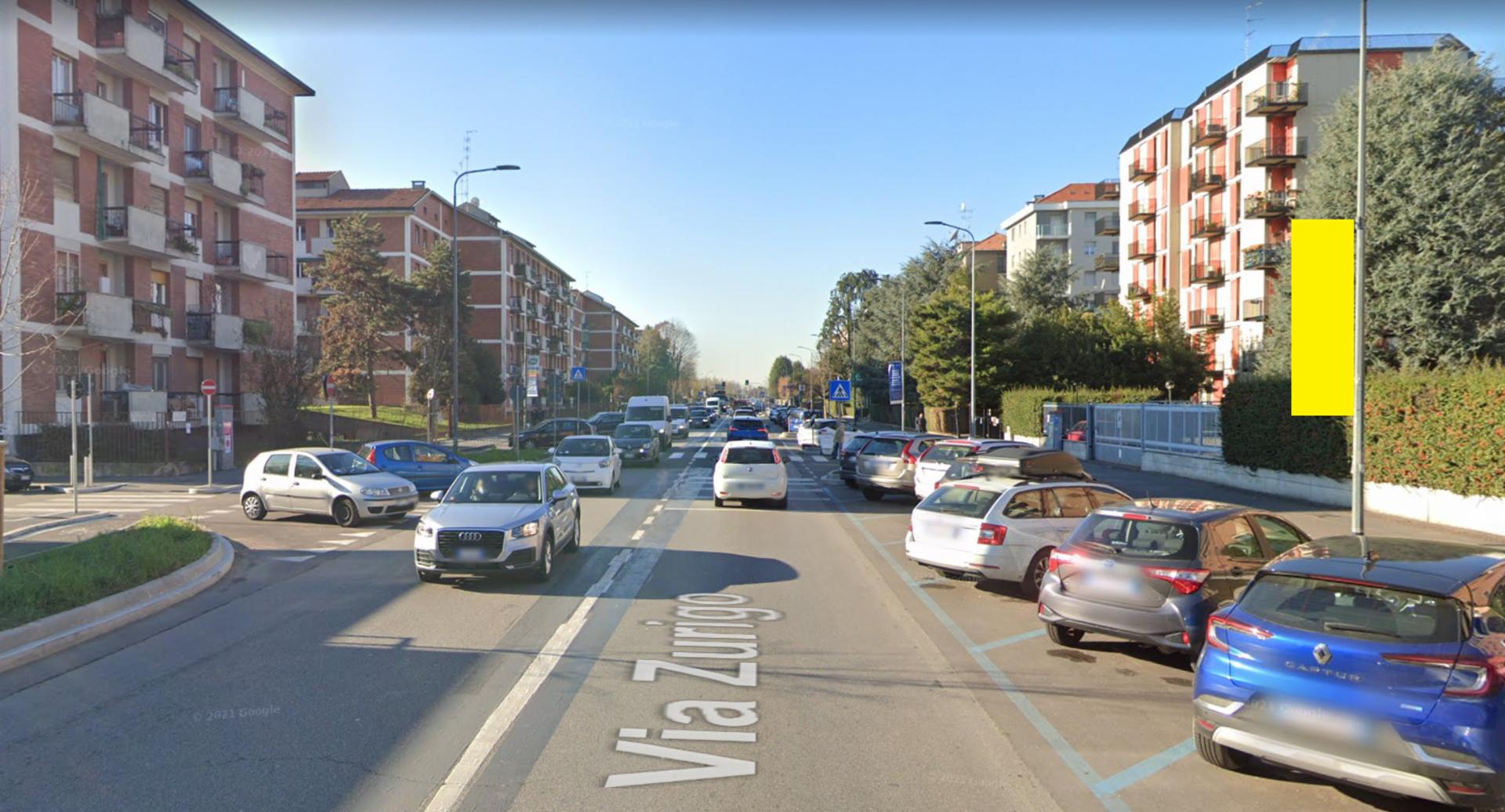 Impianto VERTICAL BANNER a Milano, in zona Il Comignolo