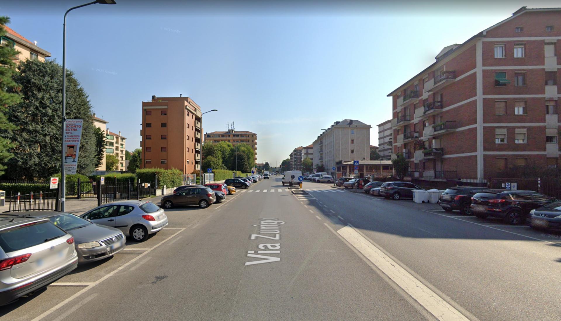 Impianto VERTICAL BANNER a Milano, in zona Il Comignolo