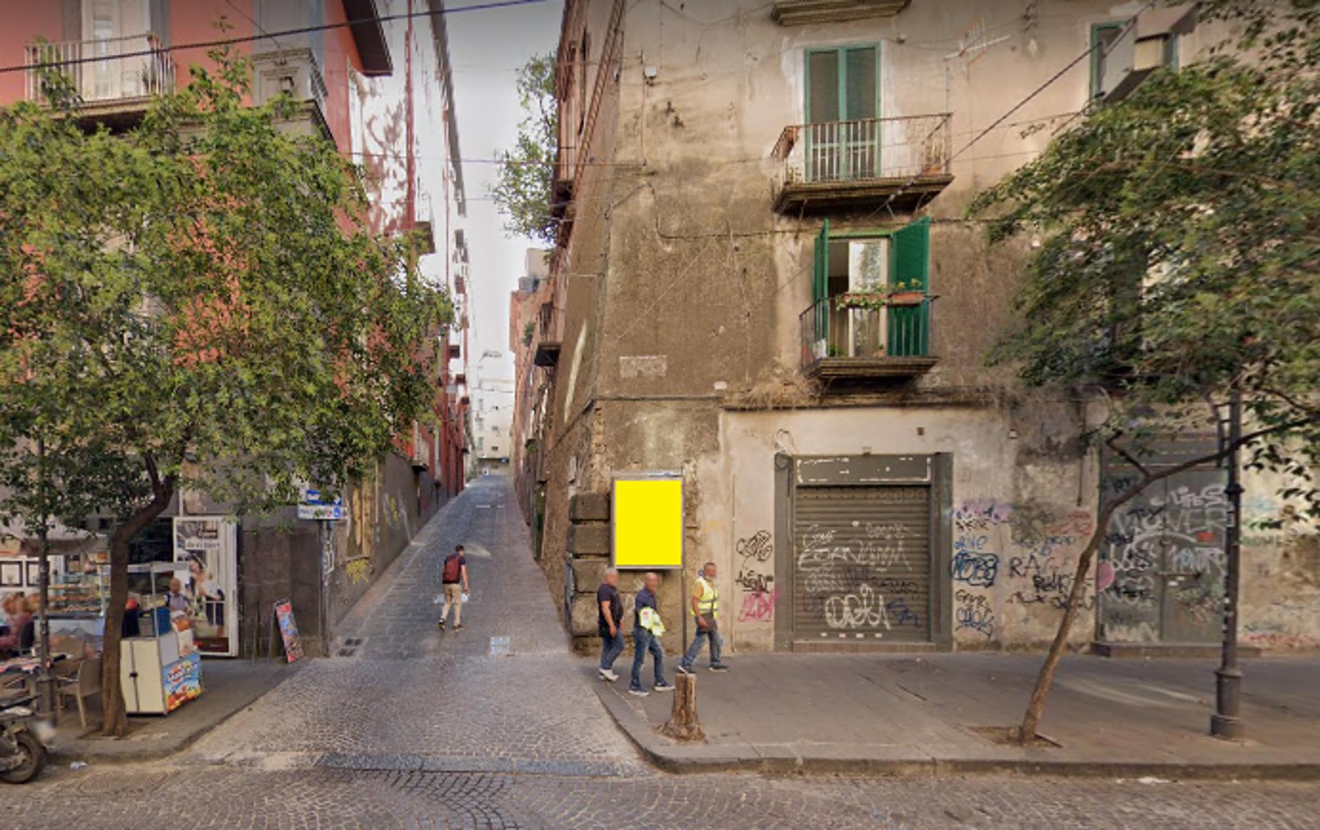 Impianto STENDARDO a Napoli, in zona Chiesa di Santa Maria di Costantinopoli