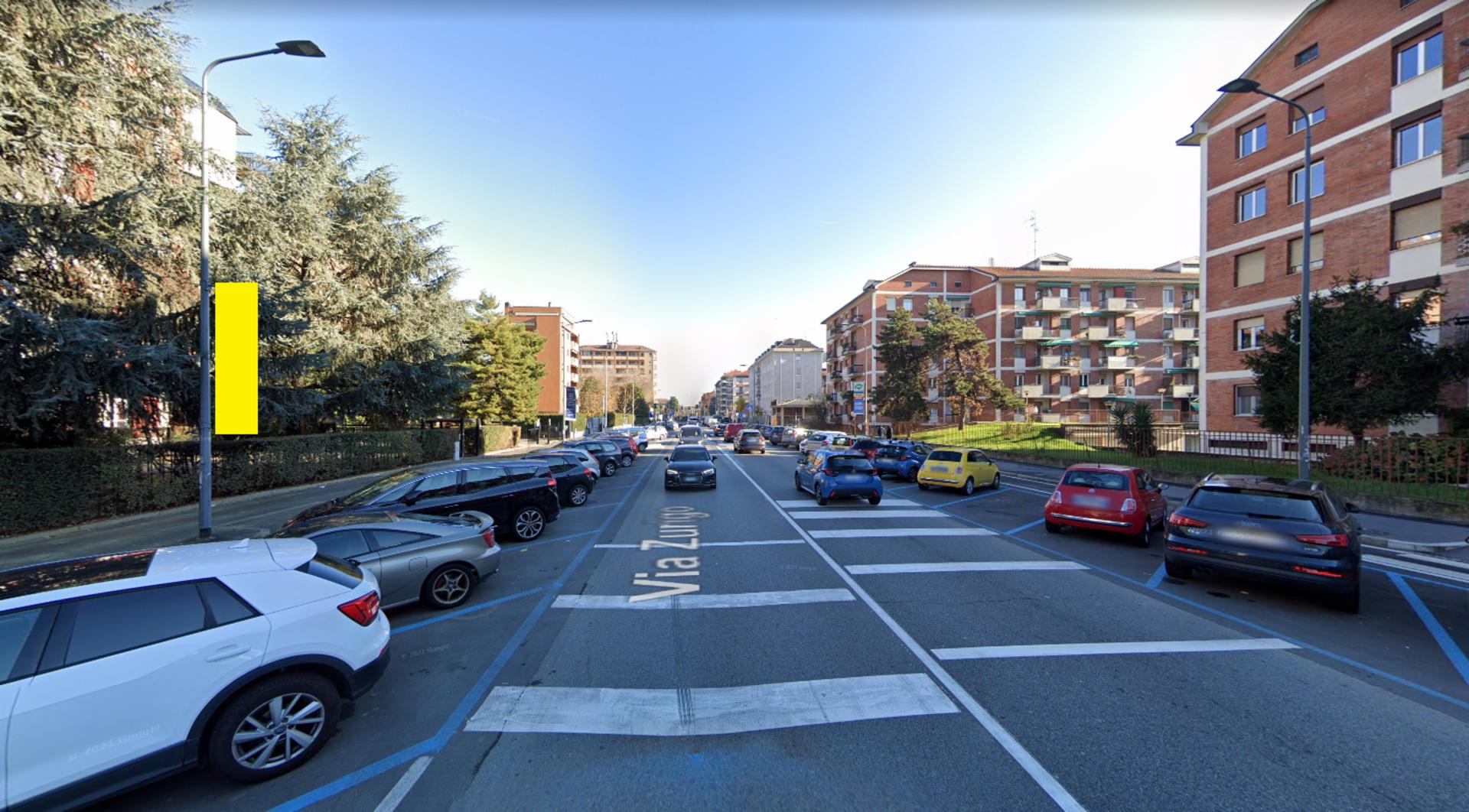 Impianto VERTICAL BANNER a Milano, in zona Cialda & Crema
