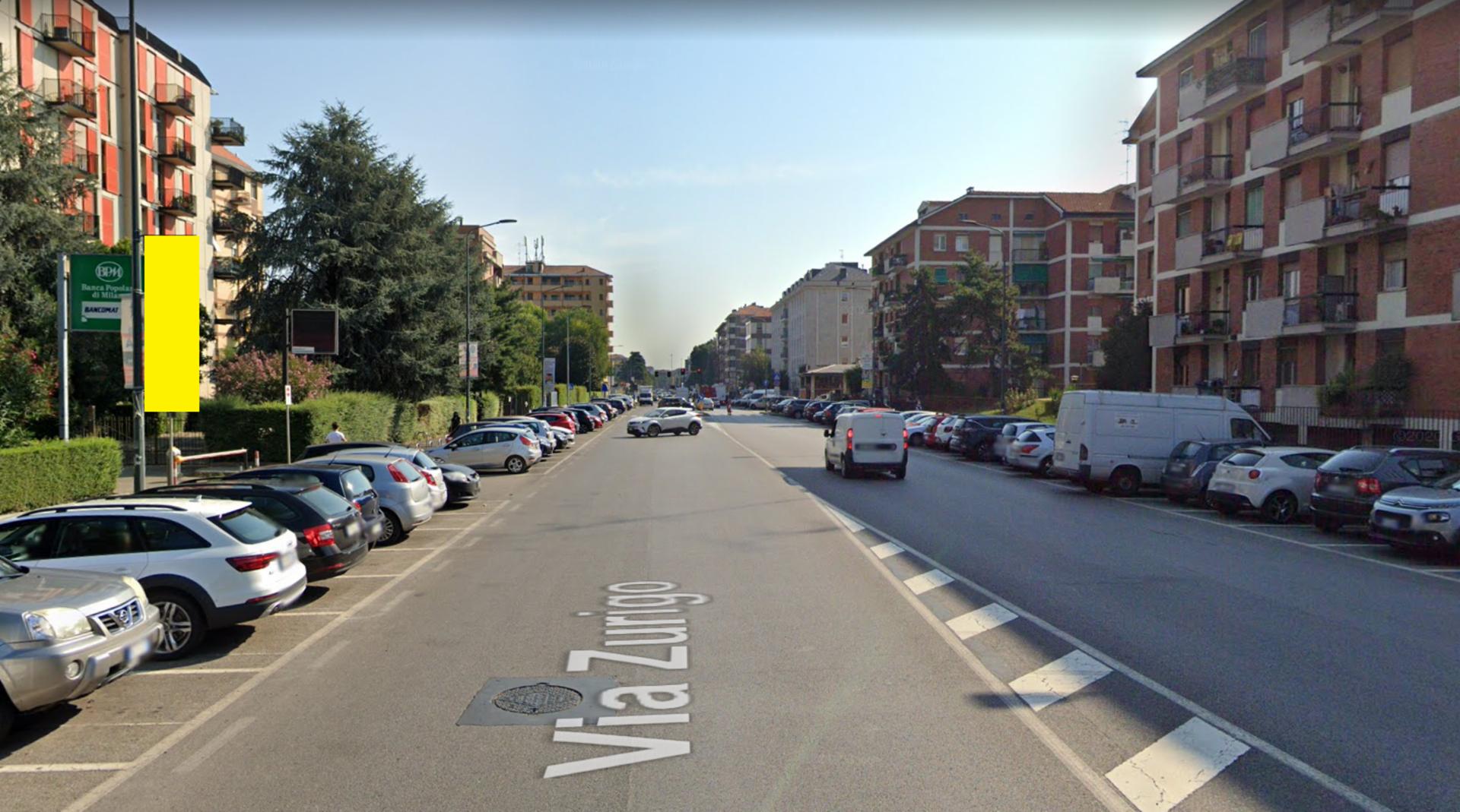 Impianto VERTICAL BANNER a Milano, in zona Cialda & Crema
