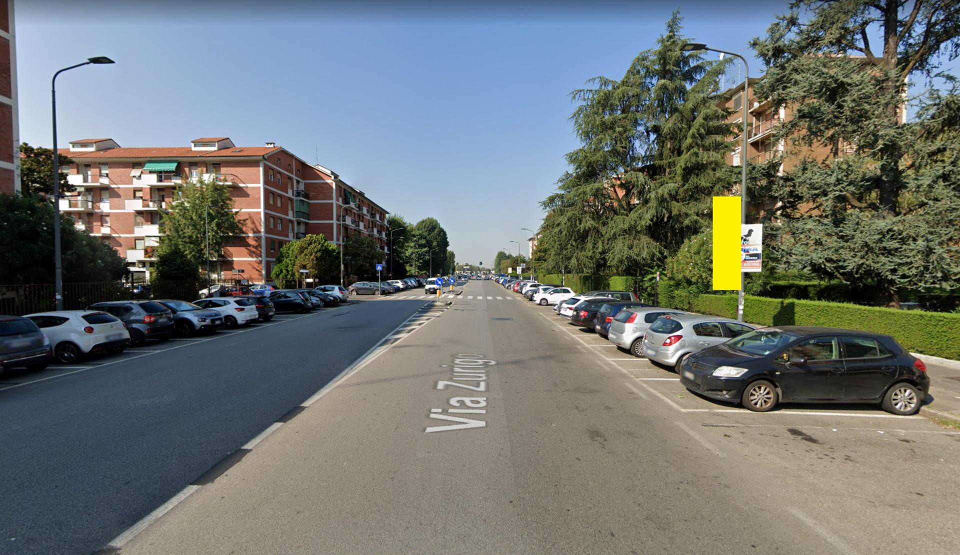 Impianto VERTICAL BANNER a Milano, in zona Cialda & Crema