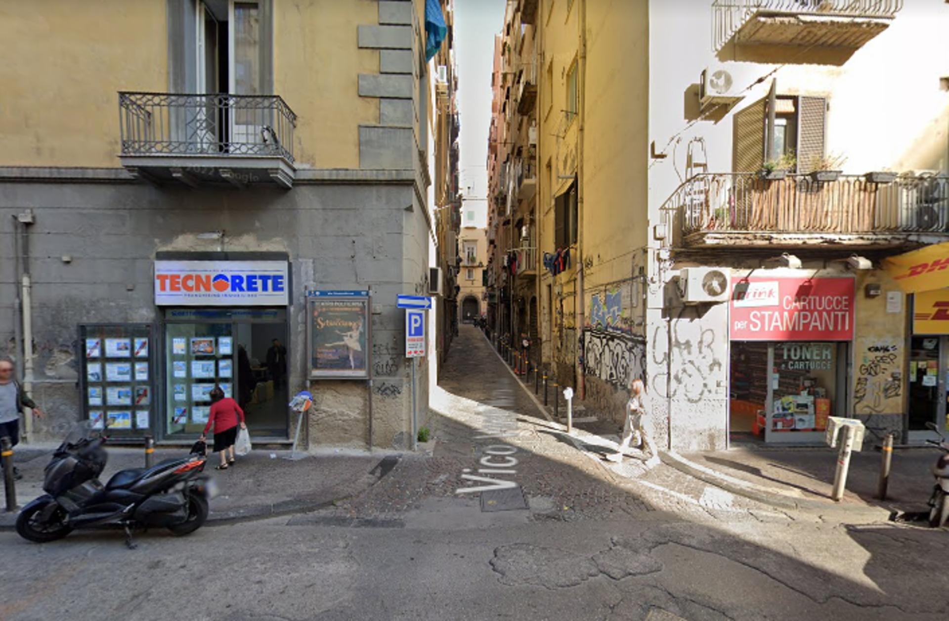 Impianto STENDARDO a Napoli, in zona it‘s