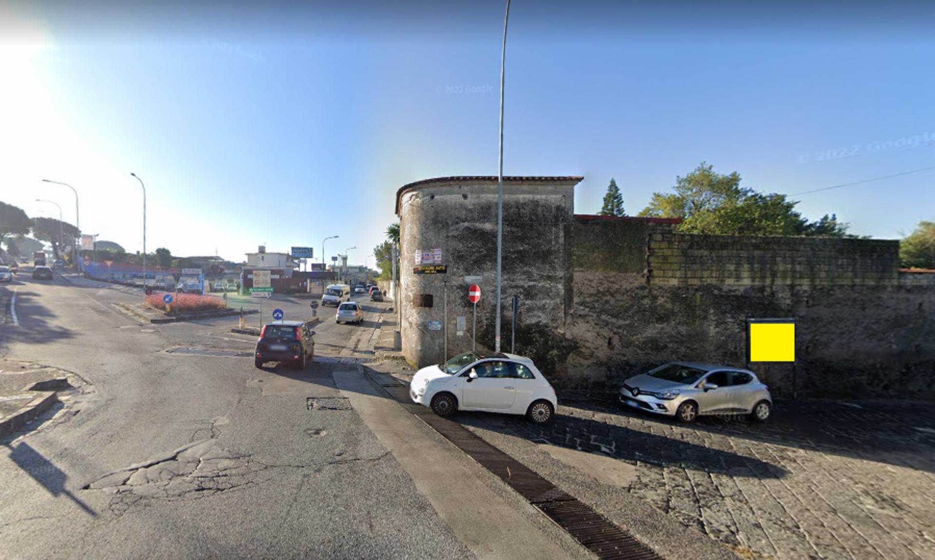 Impianto STENDARDO a Portici, in zona Expert Gruppo Somma
