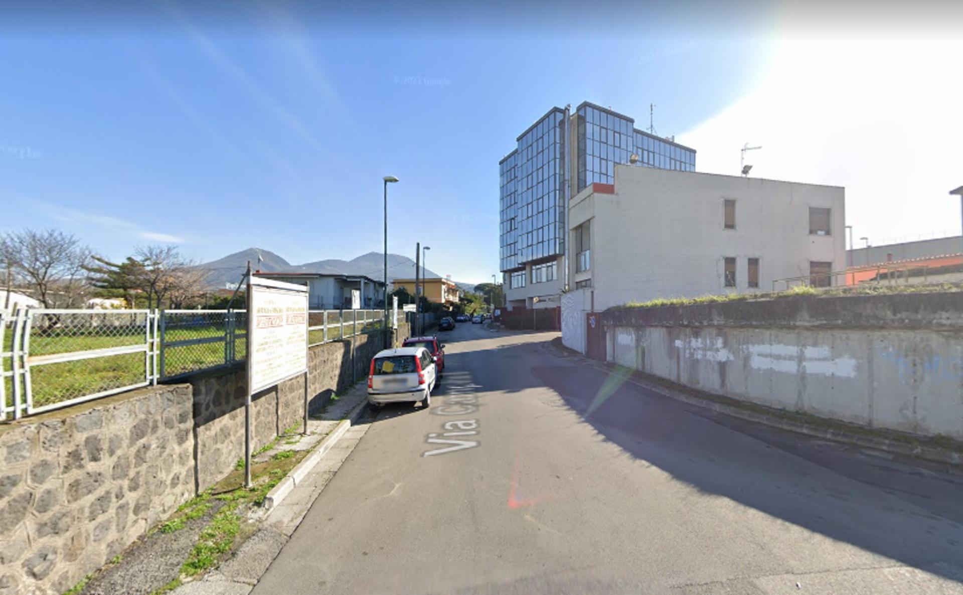 Impianto STENDARDO a Portici, in zona OVS