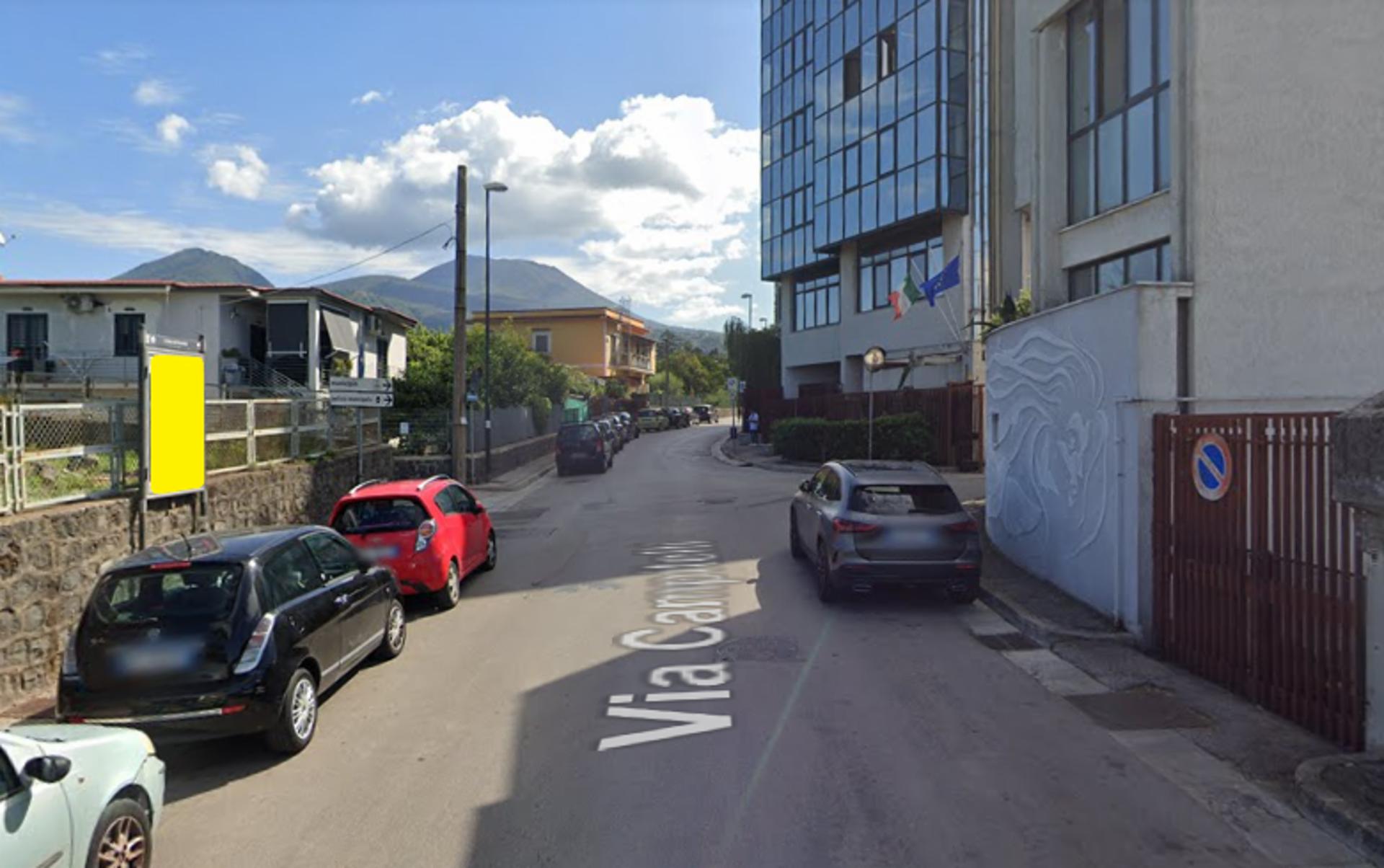 Impianto STENDARDO a Portici, in zona OVS