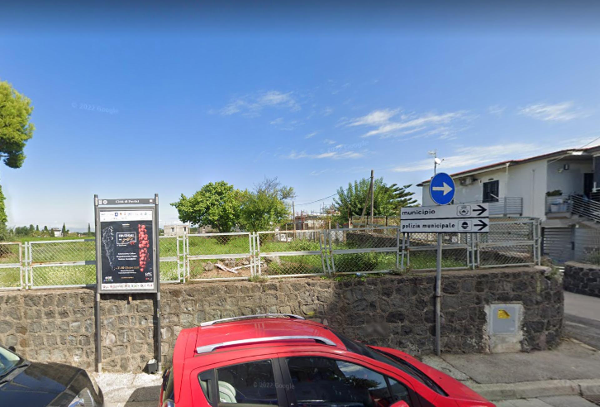 Impianto STENDARDO a Portici, in zona OVS