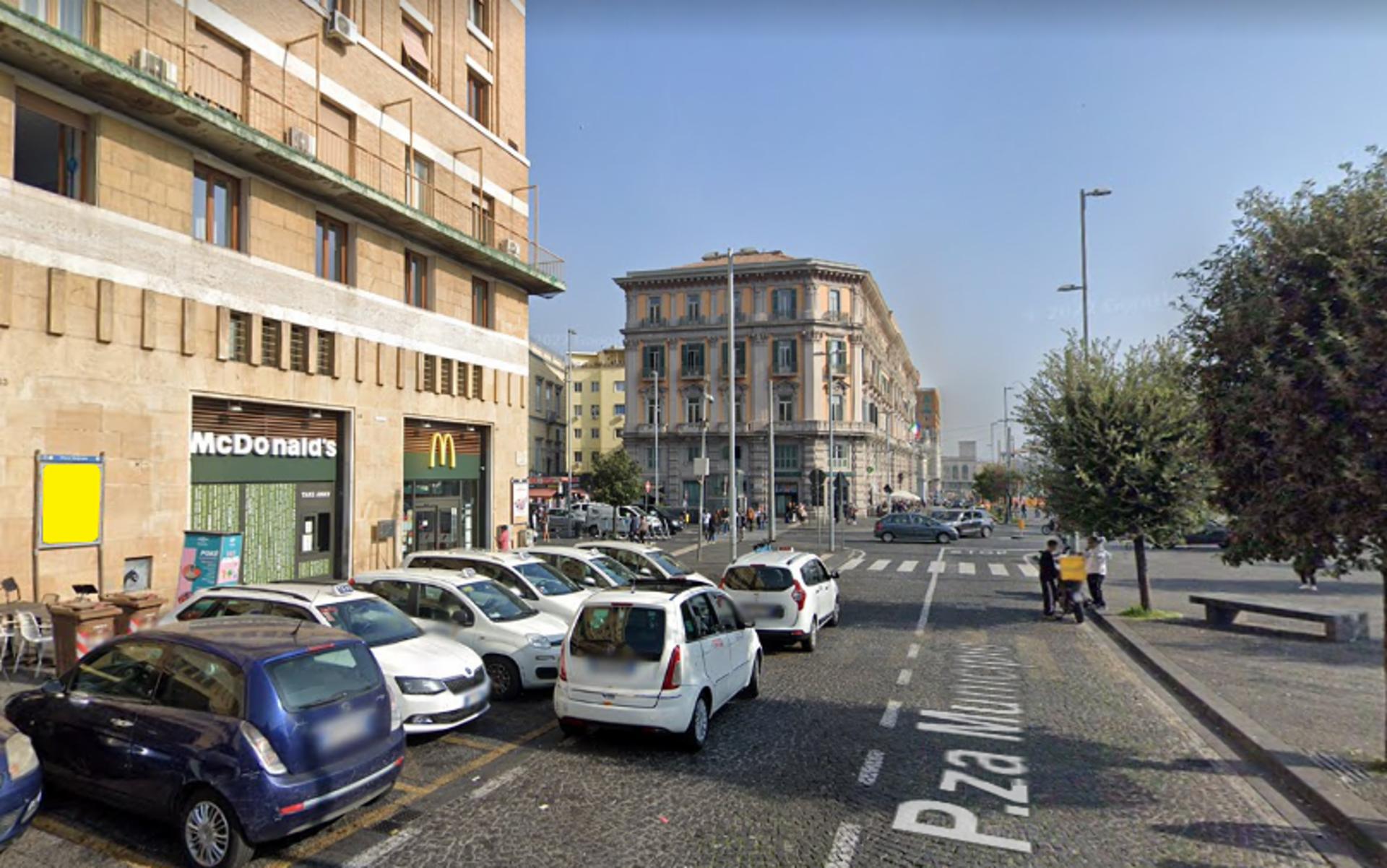 Impianto STENDARDO a Napoli, in zona Sole 365
