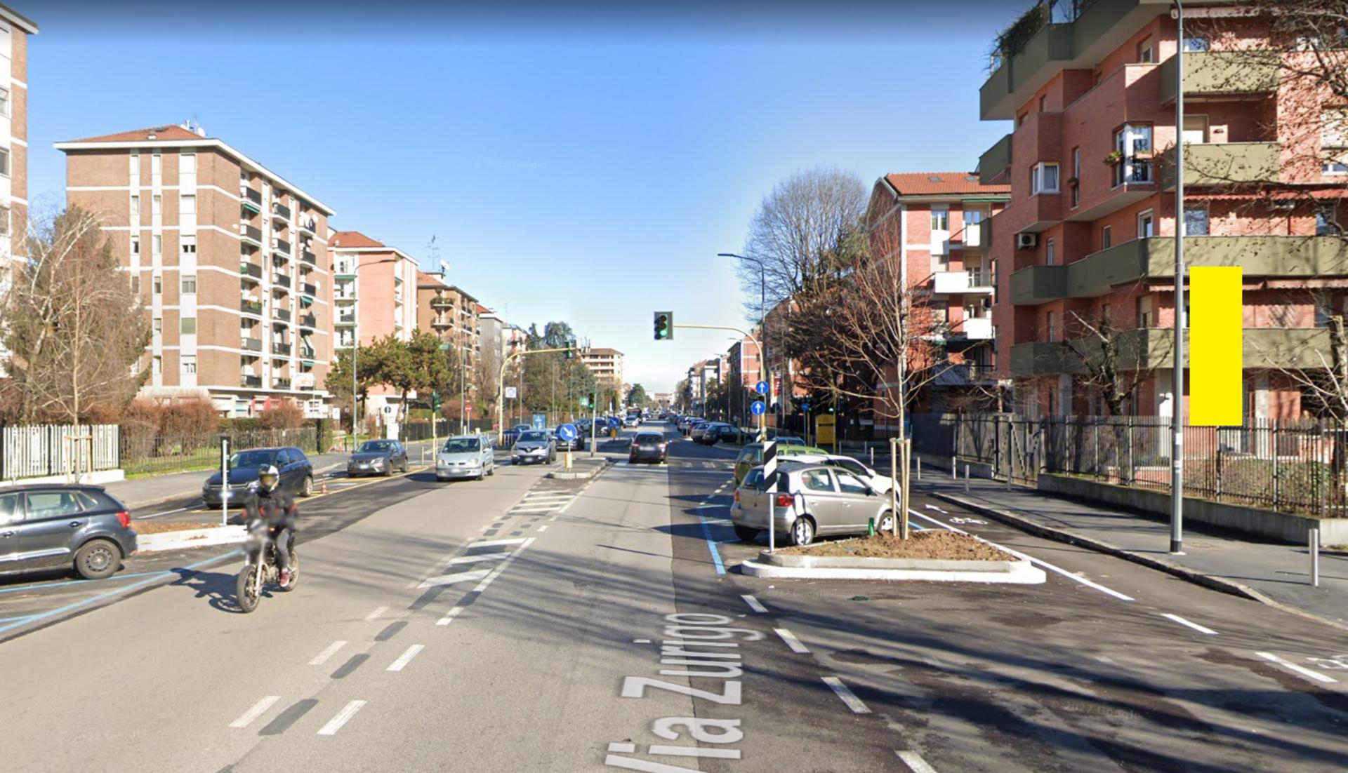 Impianto VERTICAL BANNER a Milano, in zona 3 Cavalieri