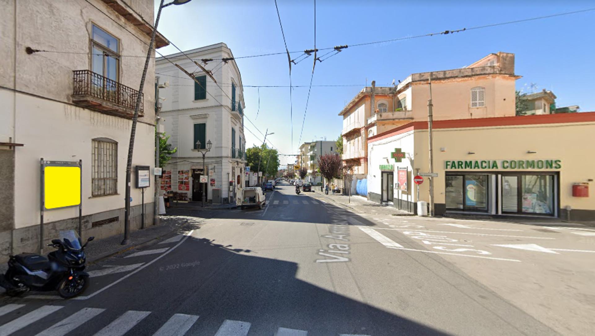 Impianto STENDARDO a Portici, in zona Bar Comes