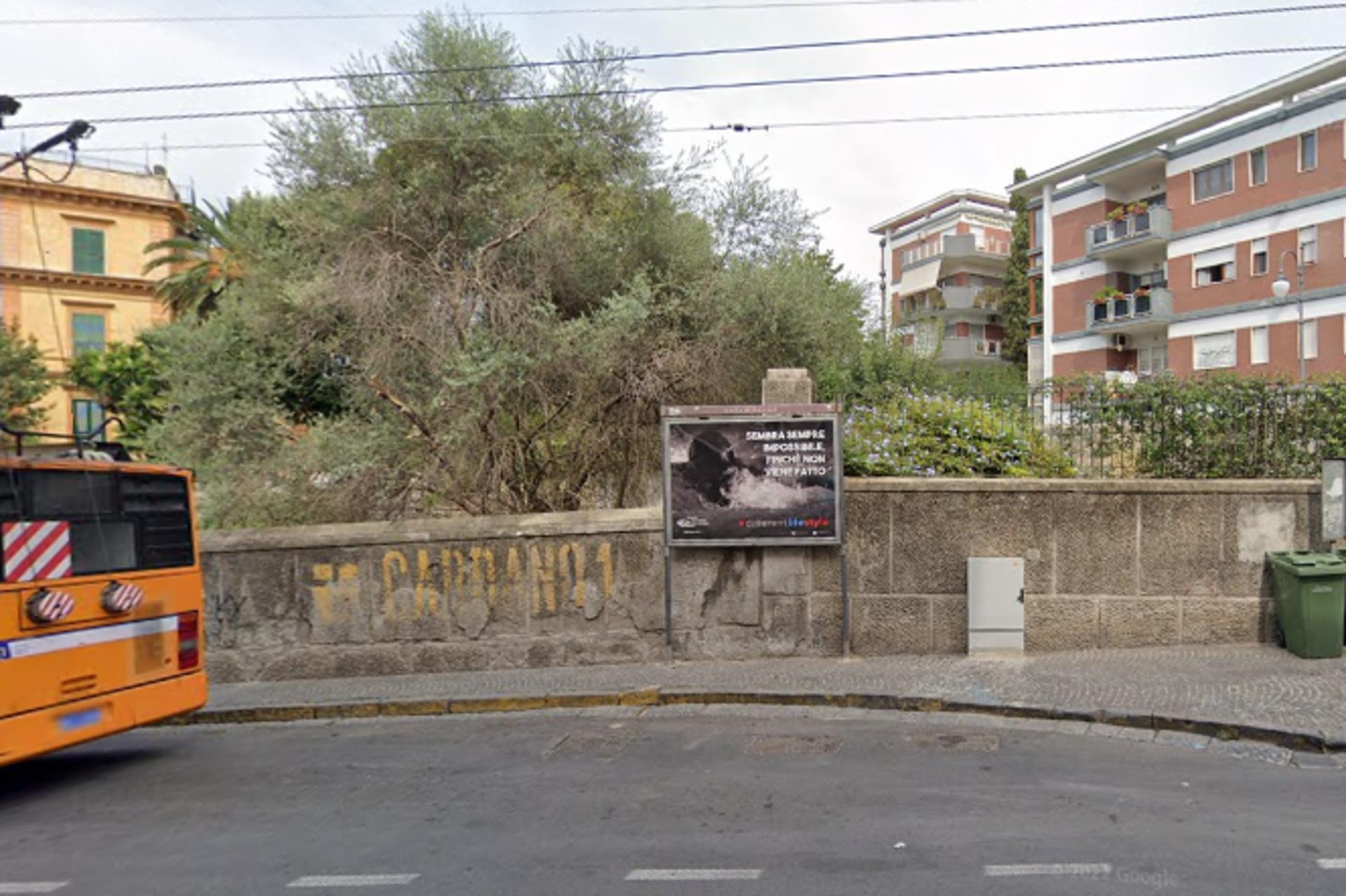 Impianto STENDARDO a Portici, in zona Iris Cafe
