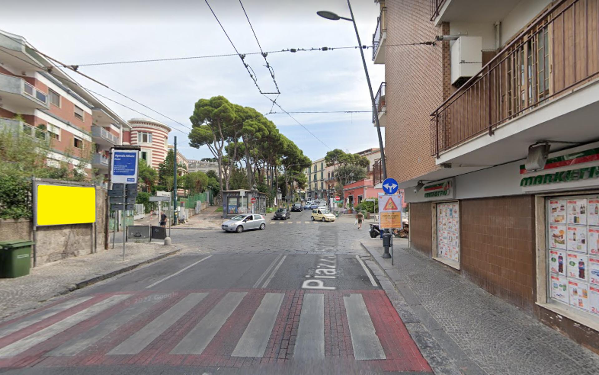 Impianto STENDARDO a Portici, in zona Iris Cafe