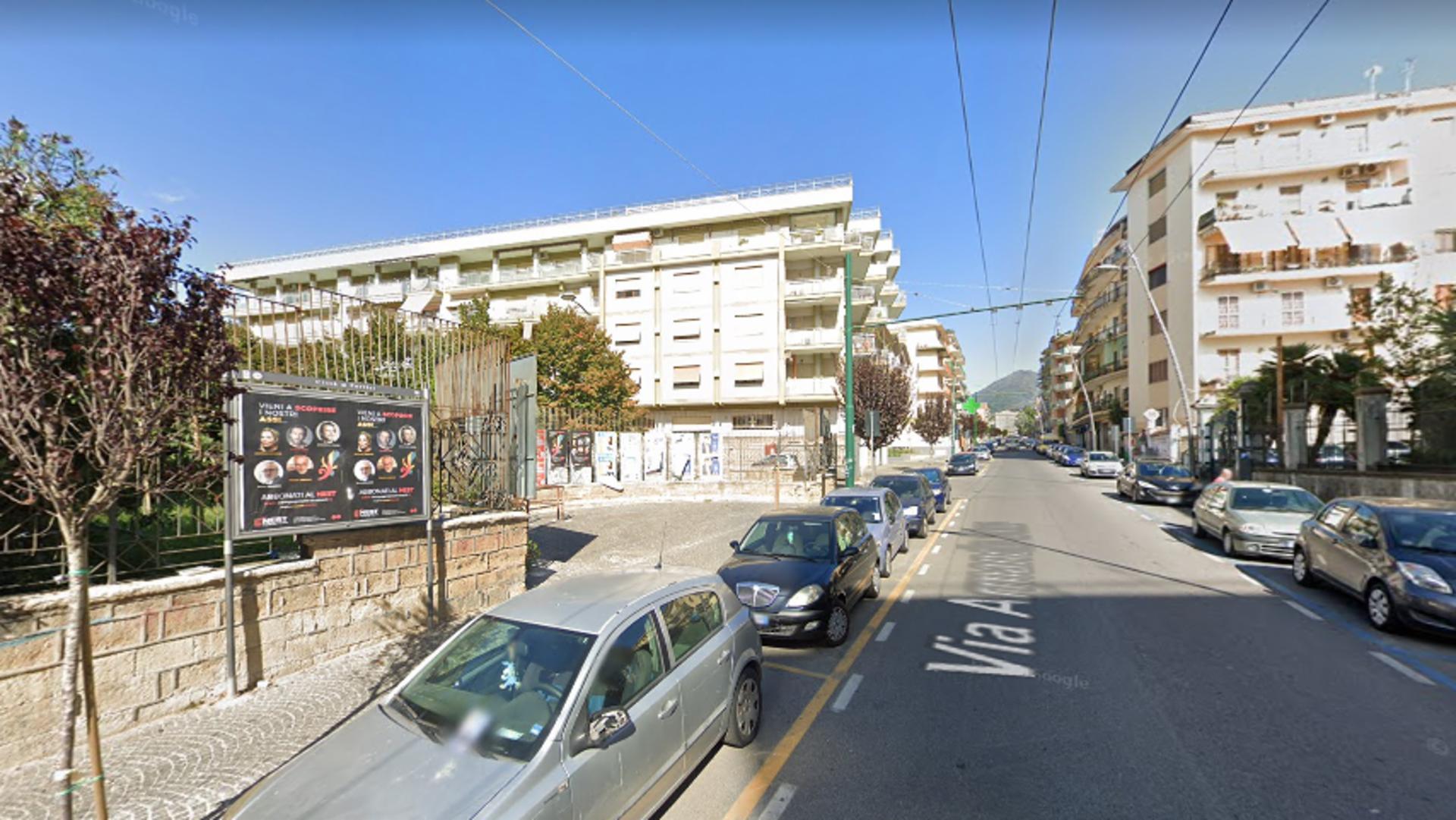 Impianto STENDARDO a Portici, in zona La Vineria senza Cucina
