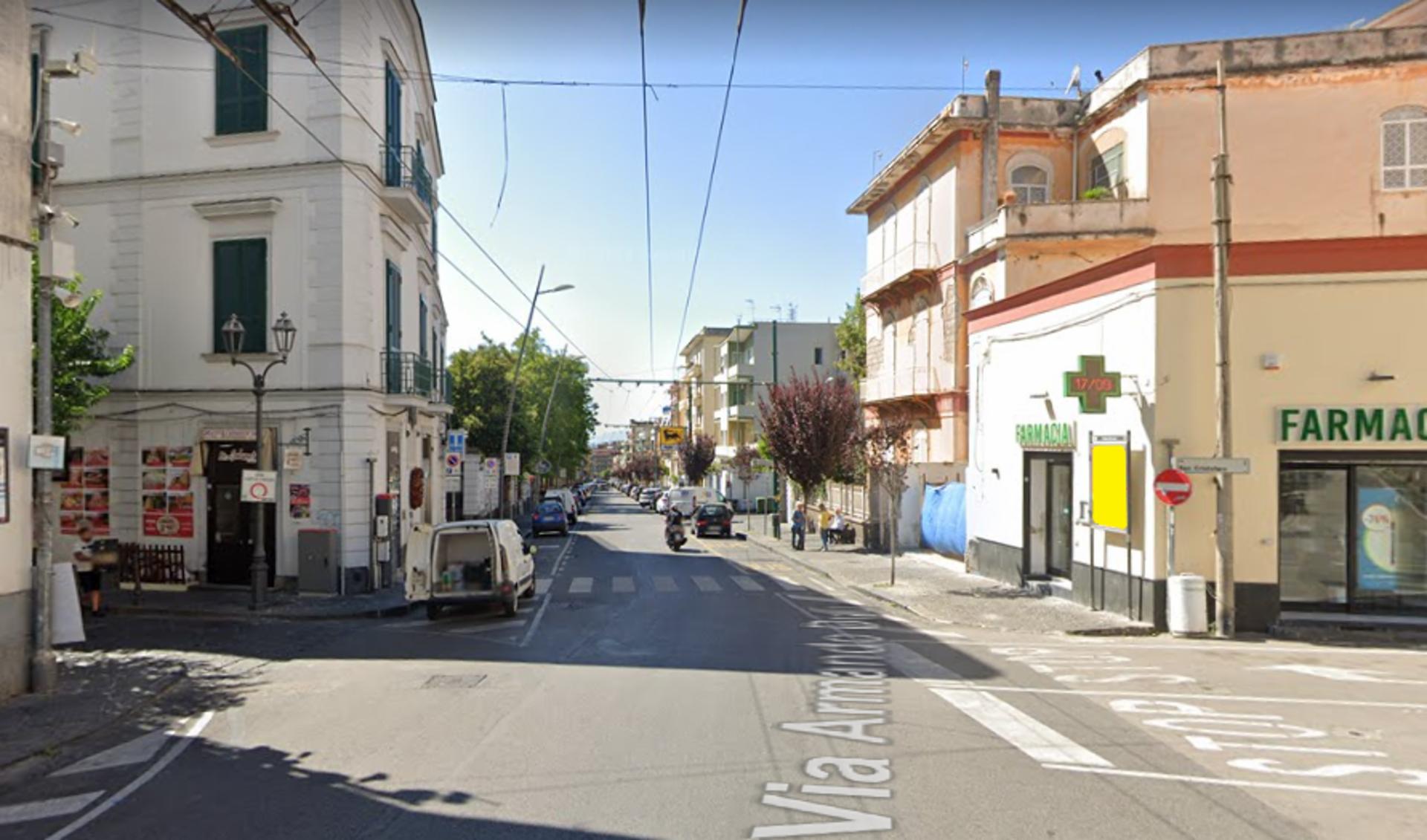 Impianto STENDARDO a Portici, in zona Bar Comes