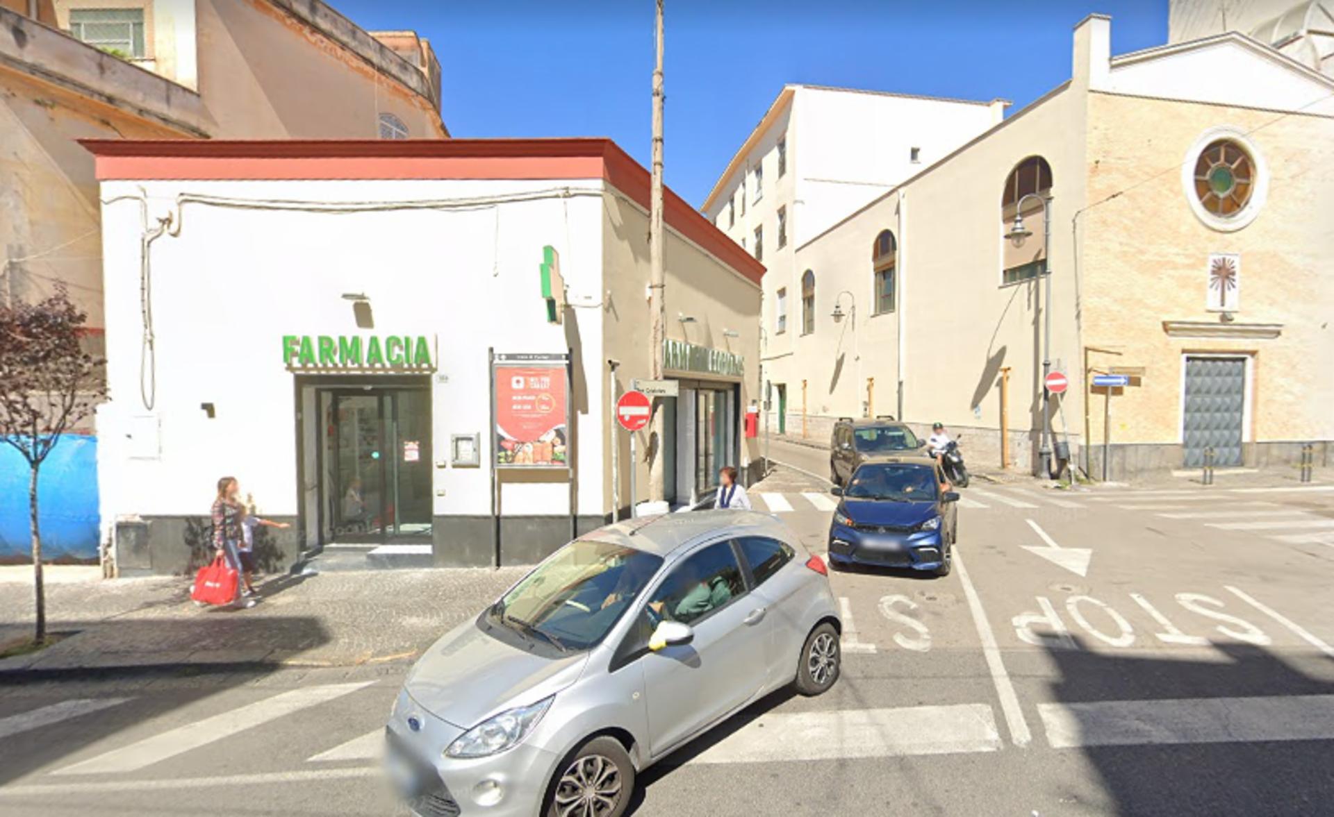 Impianto STENDARDO a Portici, in zona Bar Comes