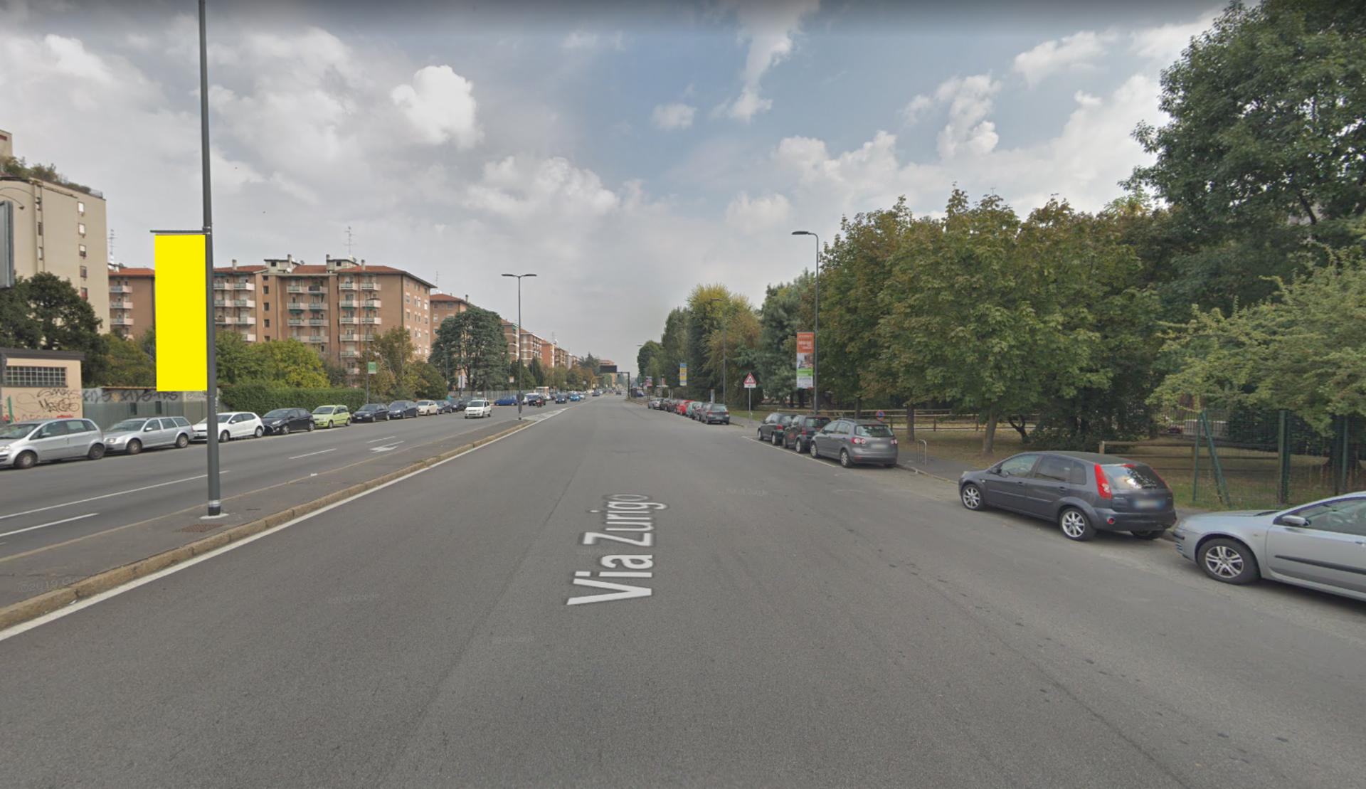 Impianto VERTICAL BANNER a Milano, in zona Pizzikotto