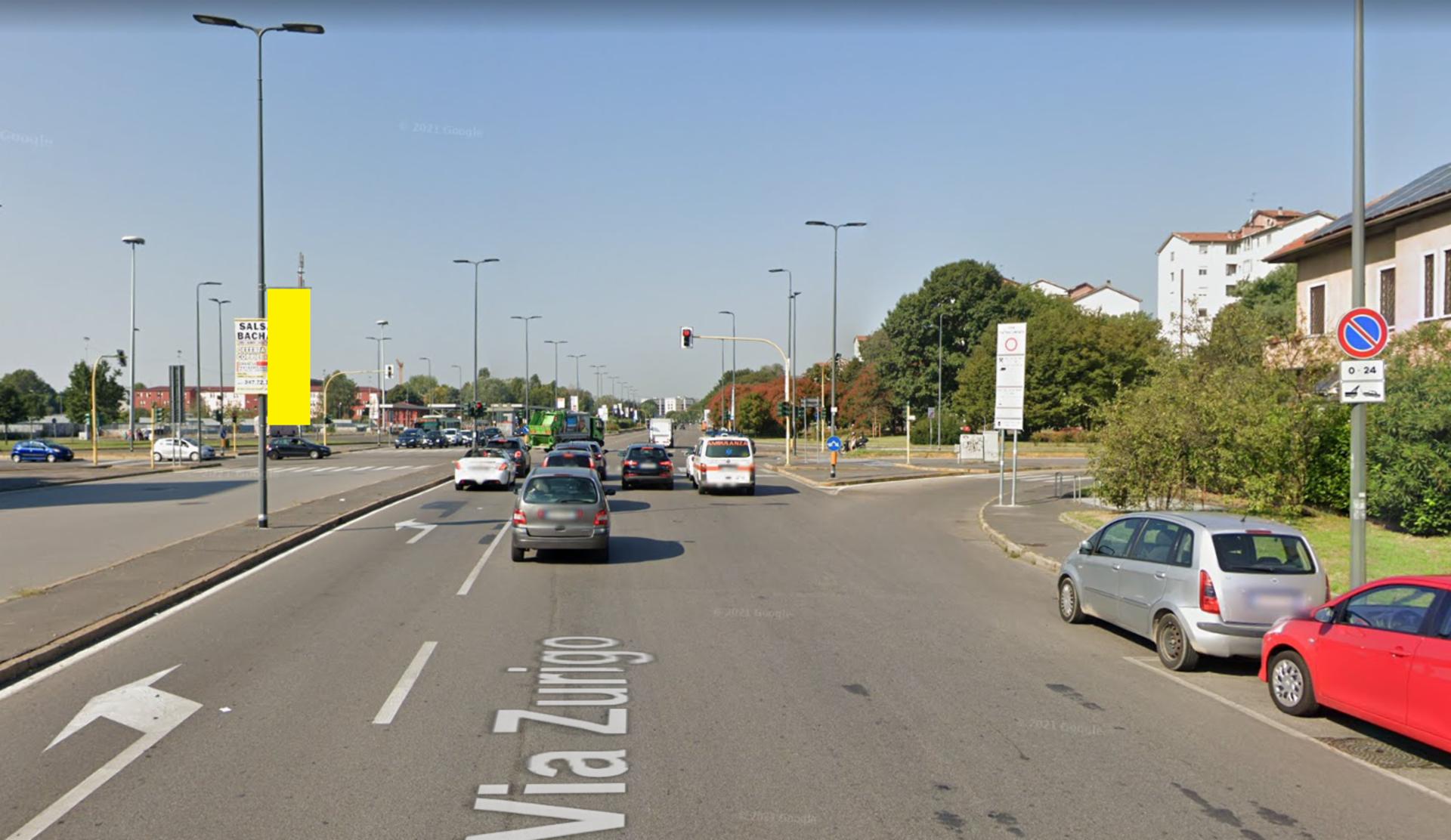 Impianto VERTICAL BANNER a Milano, in zona Pizzikotto