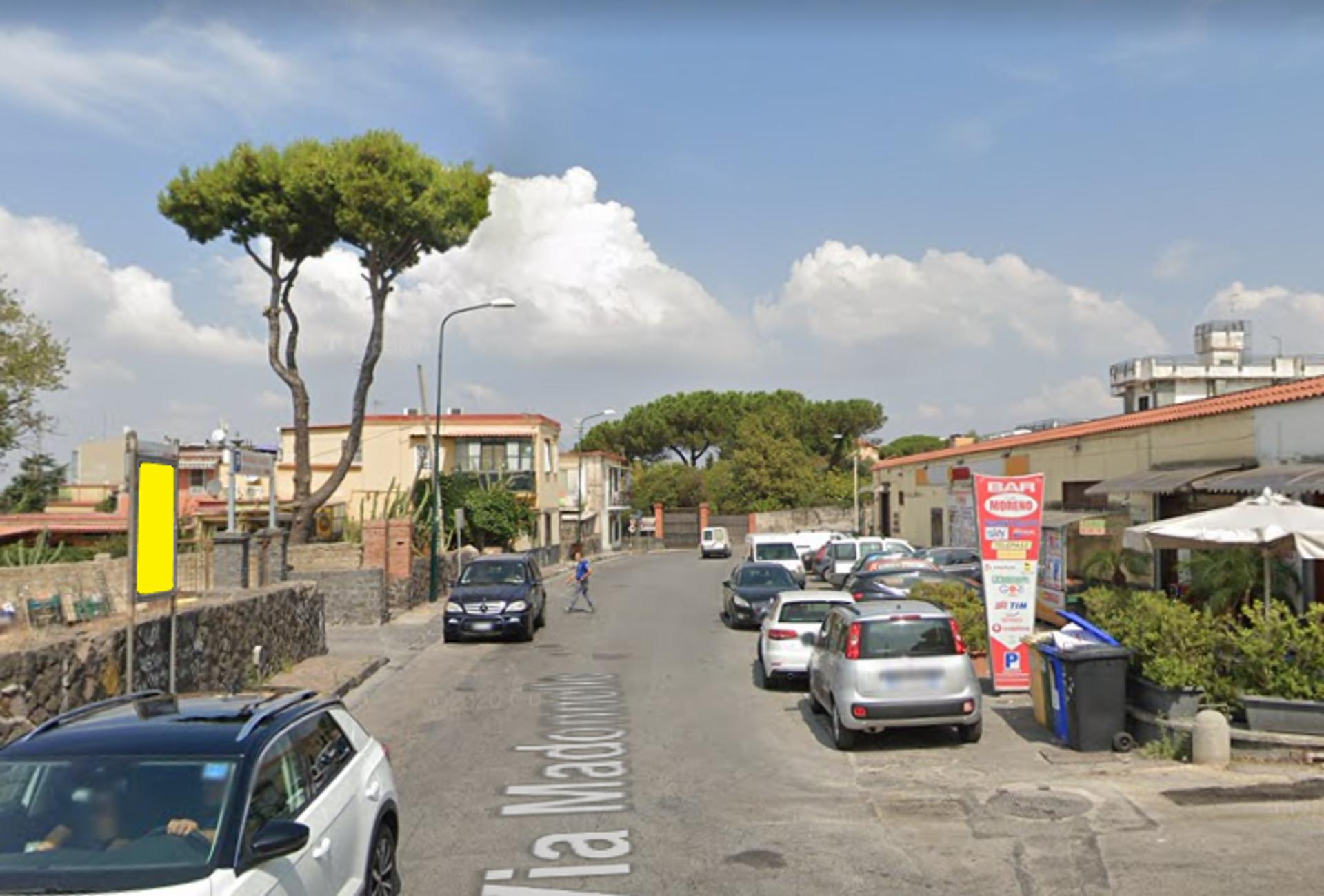 Impianto STENDARDO a Portici, in zona Supermercato SISA - Gruppo di Polo