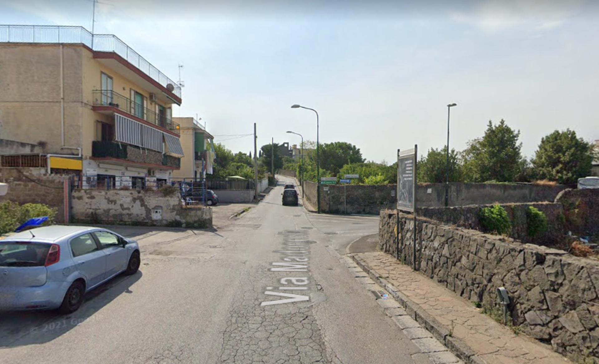 Impianto STENDARDO a Portici, in zona Supermercato SISA - Gruppo di Polo