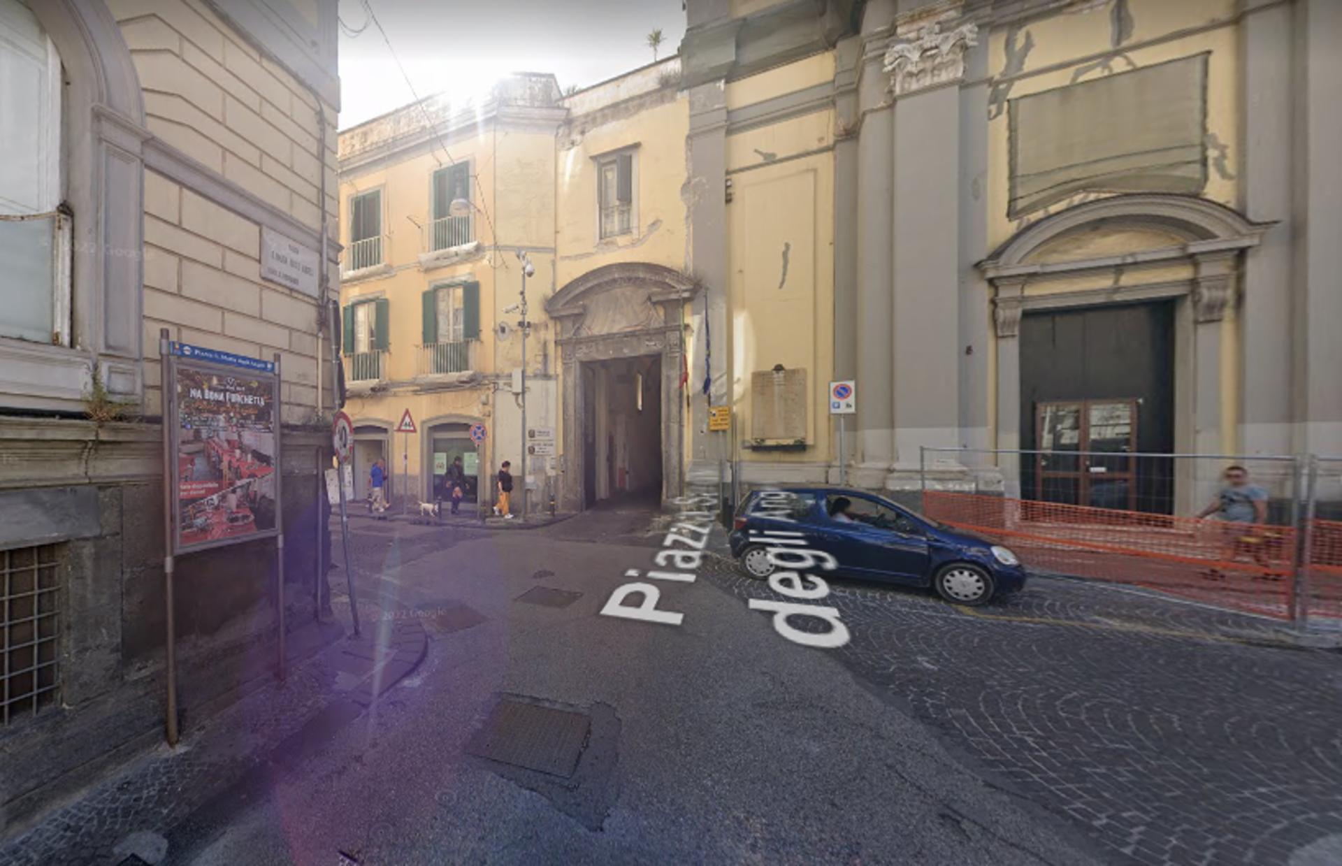 Impianto STENDARDO a Napoli, in zona Amici Miei