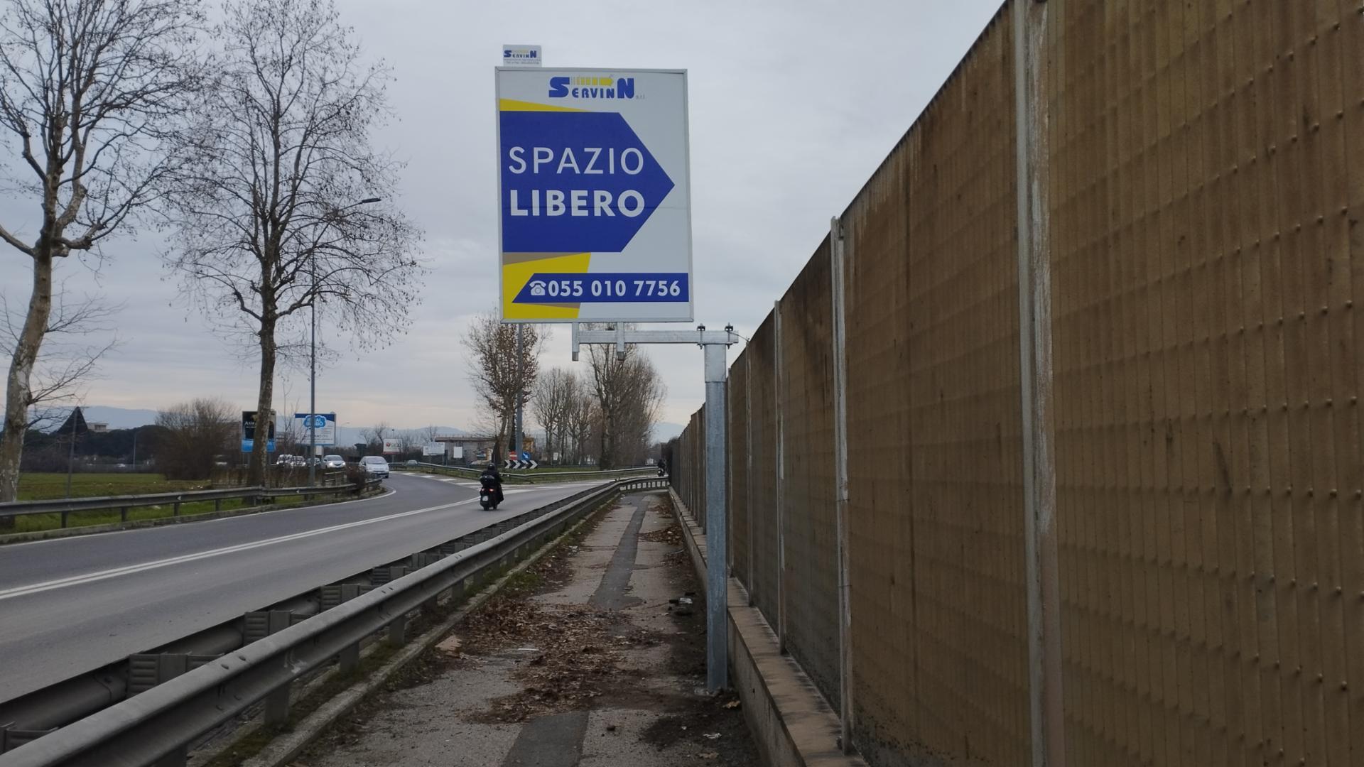 Impianto CARTELLONISTICA a Sesto Fiorentino, in zona Lucchese Fosso Reale