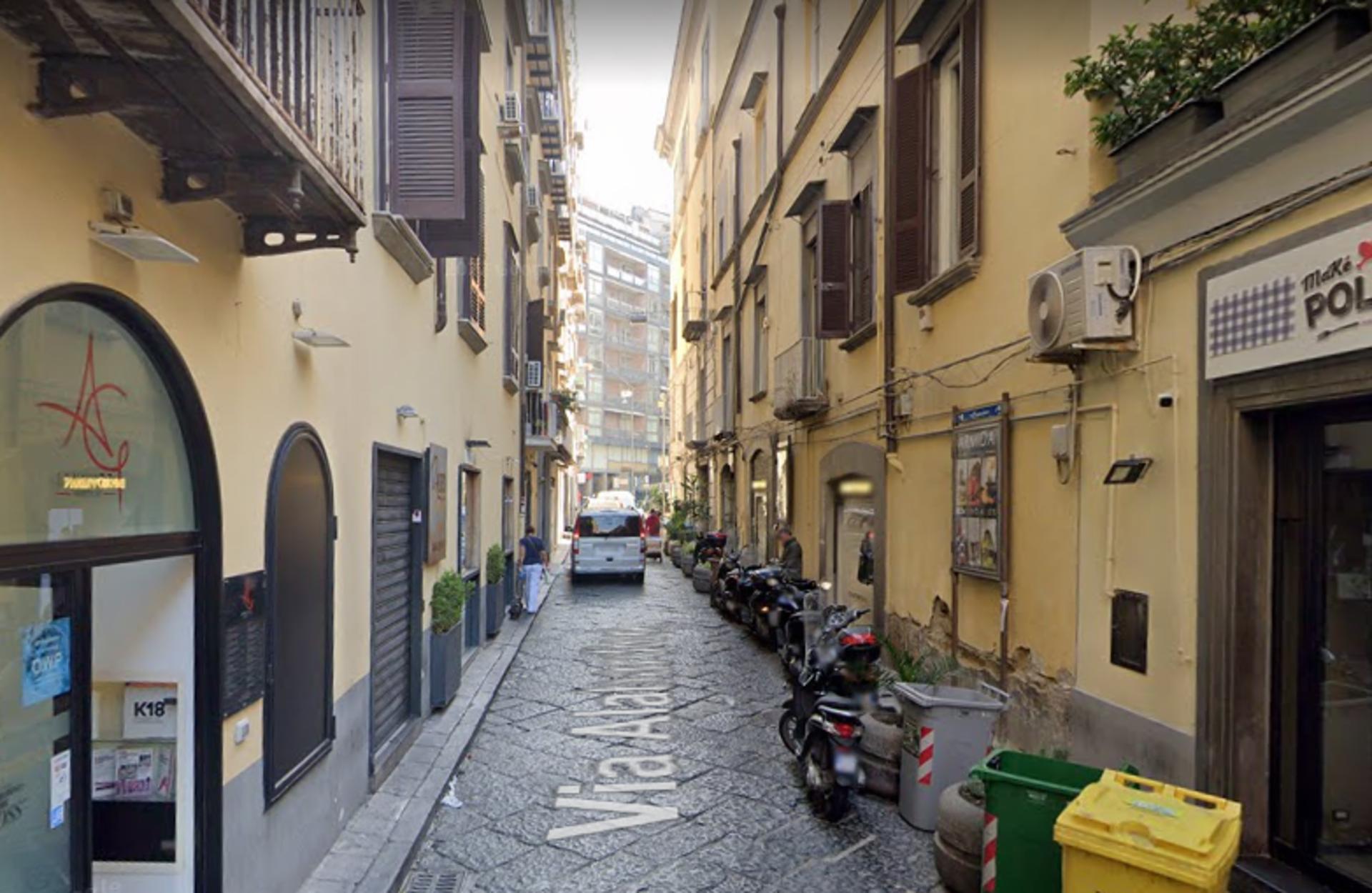 Impianto STENDARDO a Napoli, in zona Emporio Armani