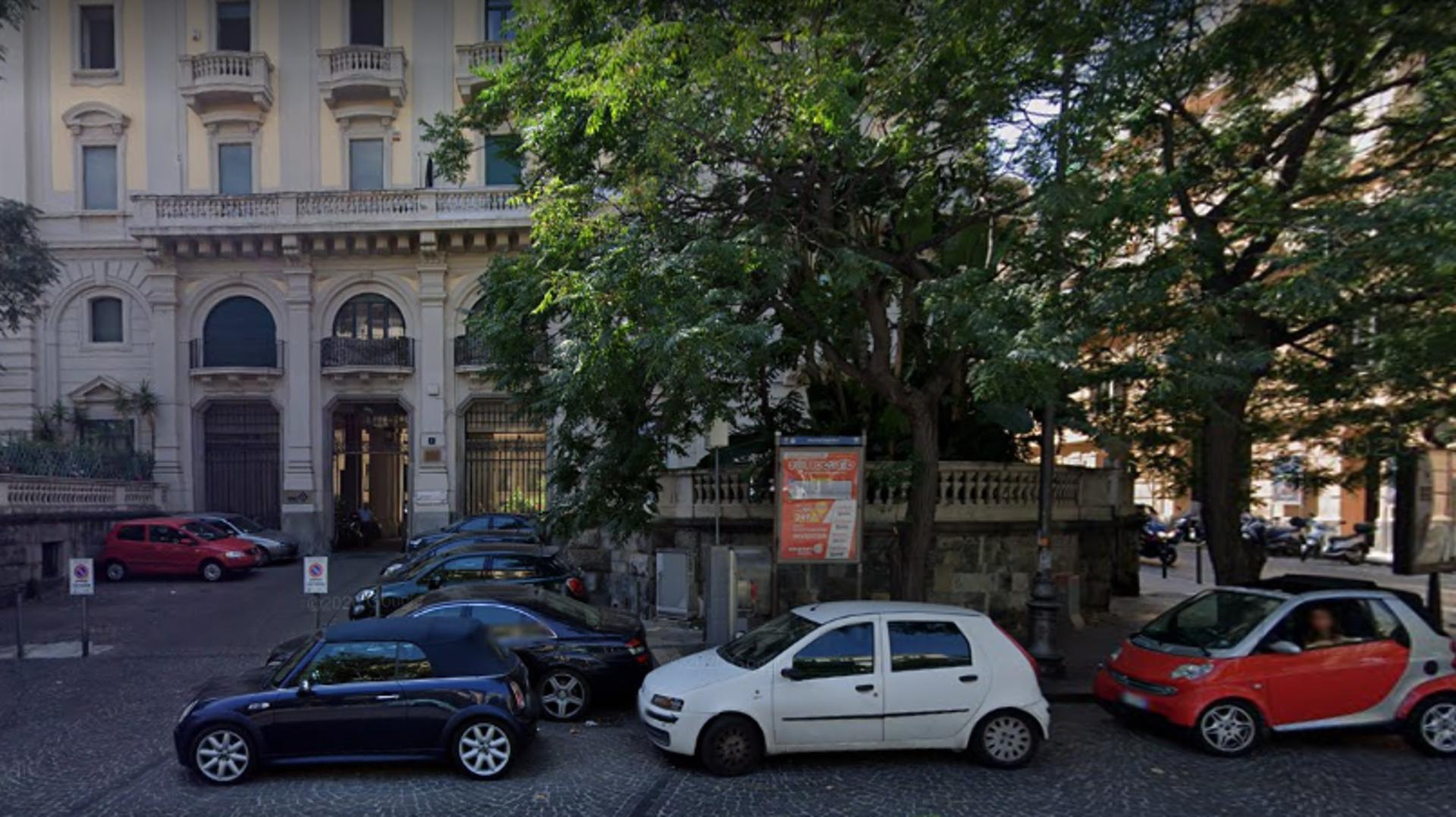 Impianto STENDARDO a Napoli, in zona Bar Pasticceria Scaturchio