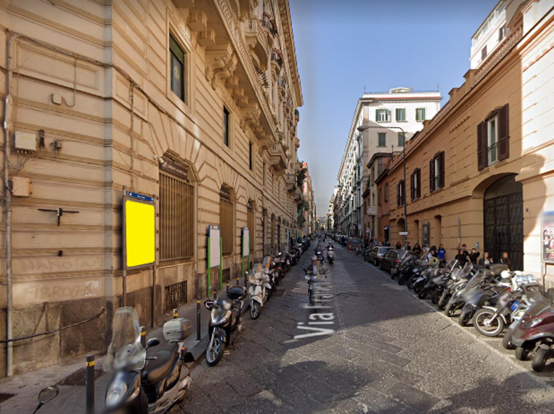 Impianto STENDARDO a Napoli, in zona Cafè Amadeus