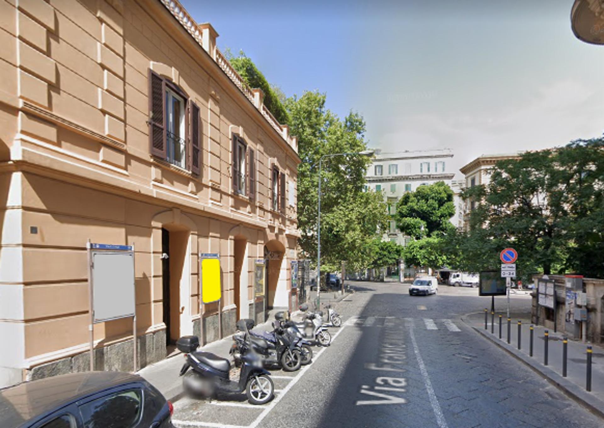 Impianto STENDARDO a Napoli, in zona Cafè Amadeus