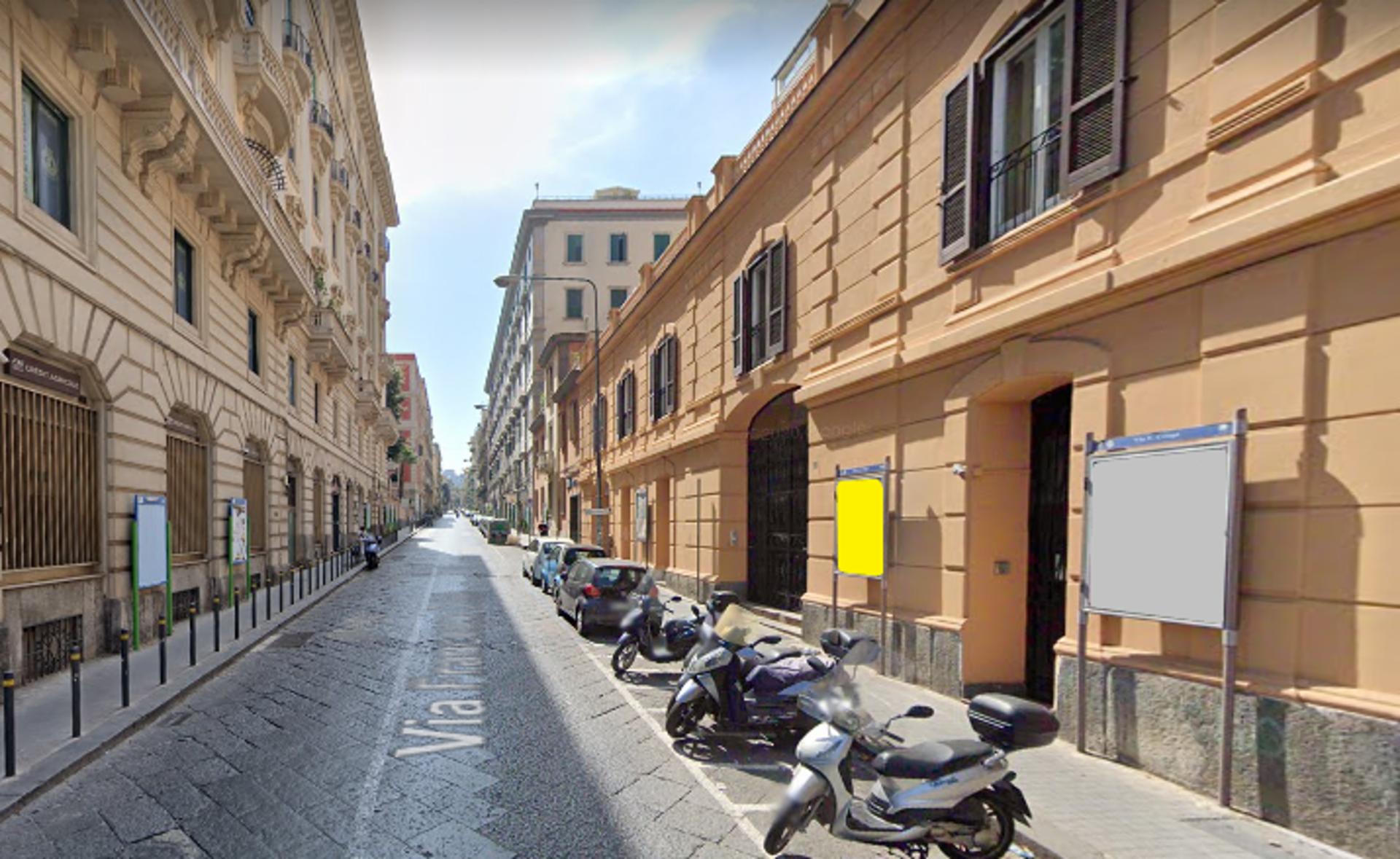 Impianto STENDARDO a Napoli, in zona Chiesa dell'Ascensione a Chiaia
