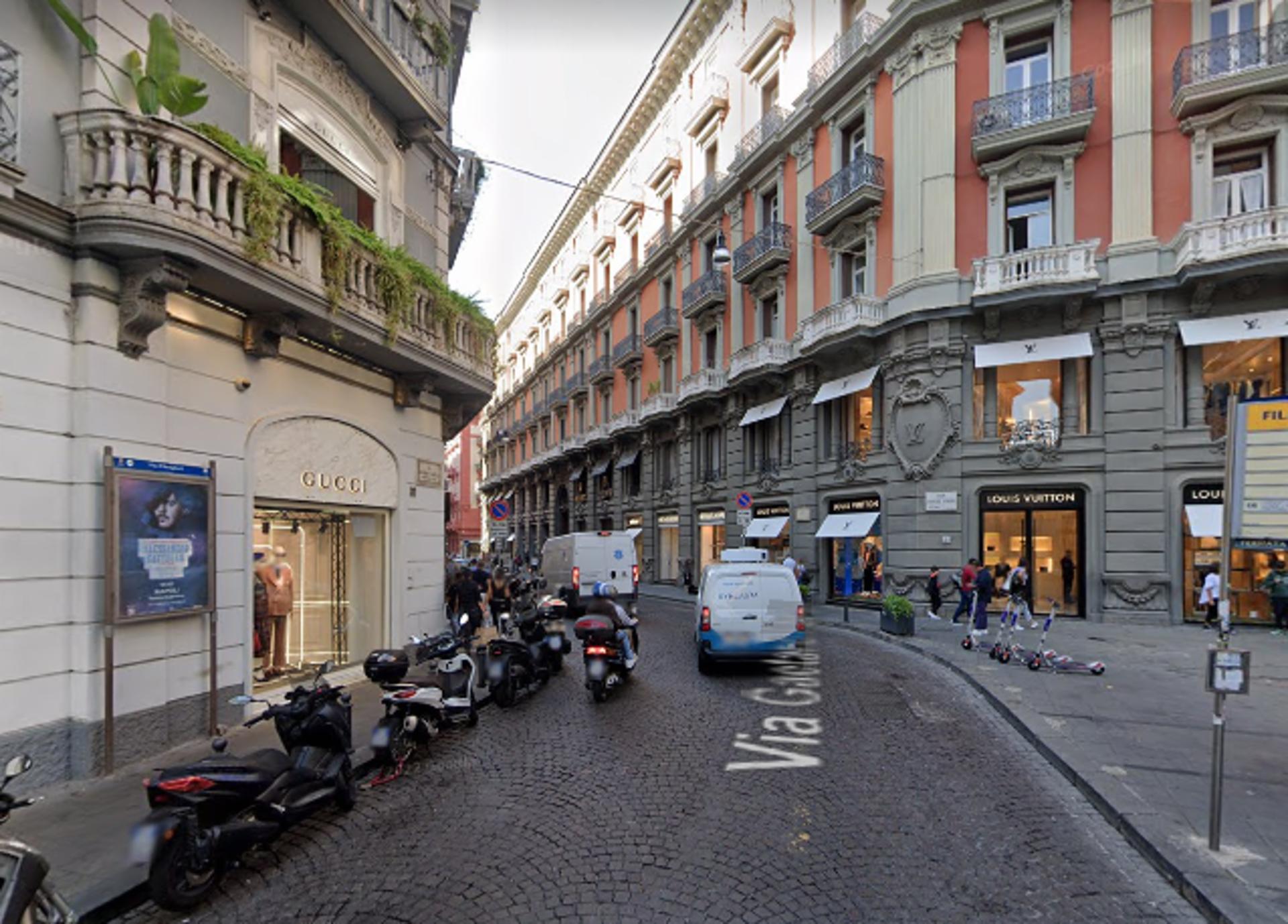 Impianto STENDARDO a Napoli, in zona Prada