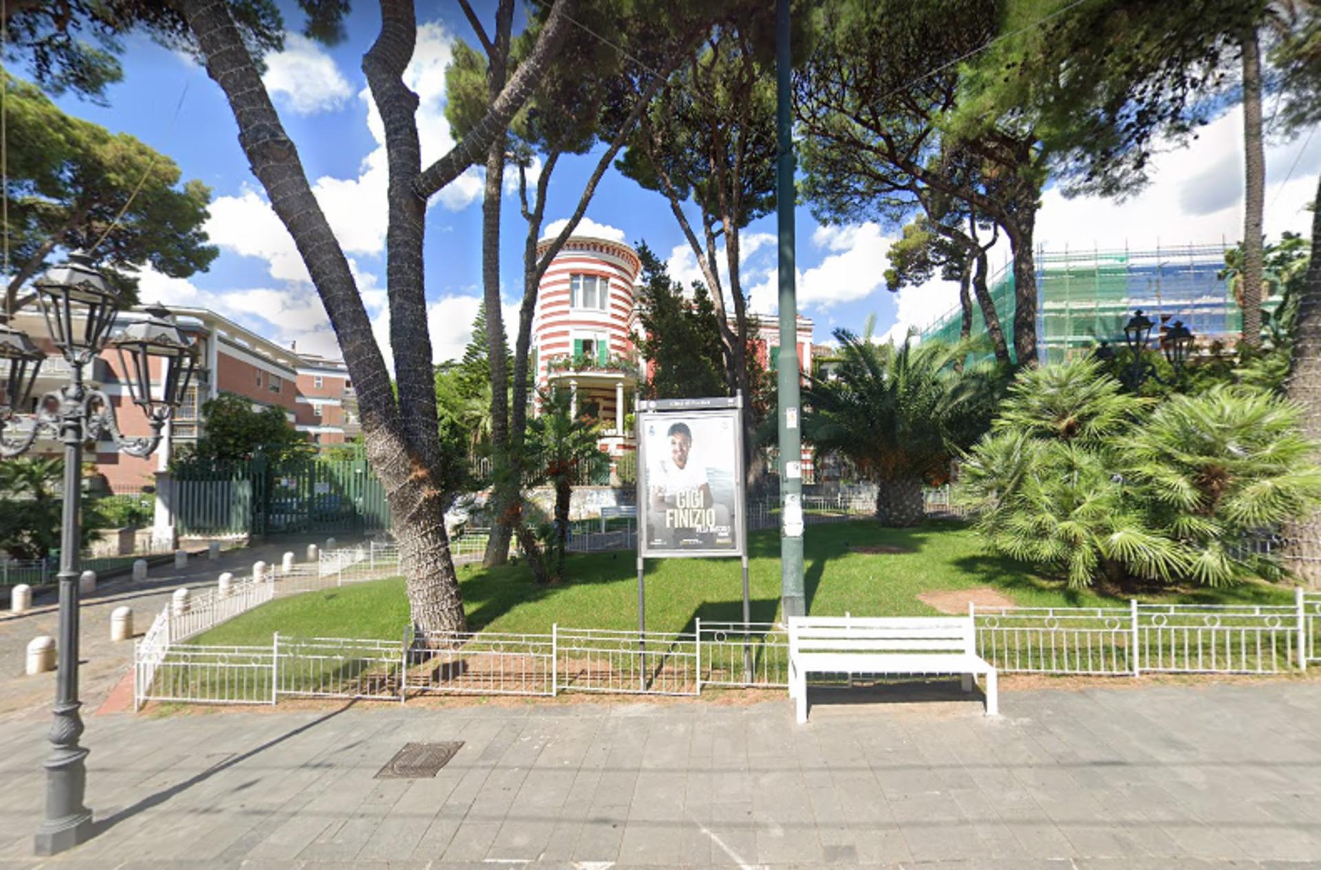 Impianto STENDARDO a Portici, in zona Iris Cafe