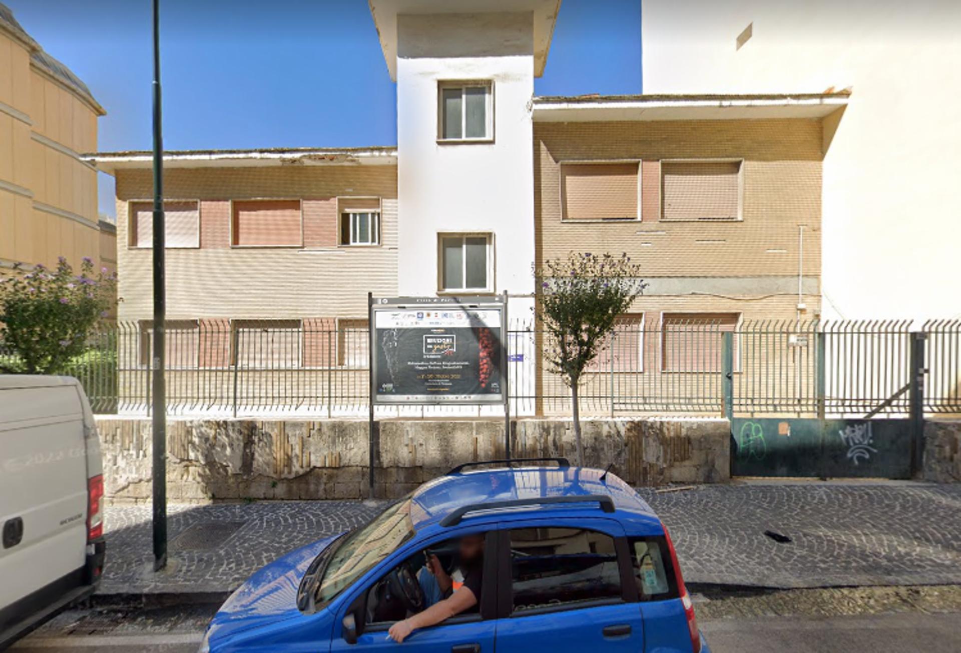 Impianto STENDARDO a Portici, in zona Bar Comes