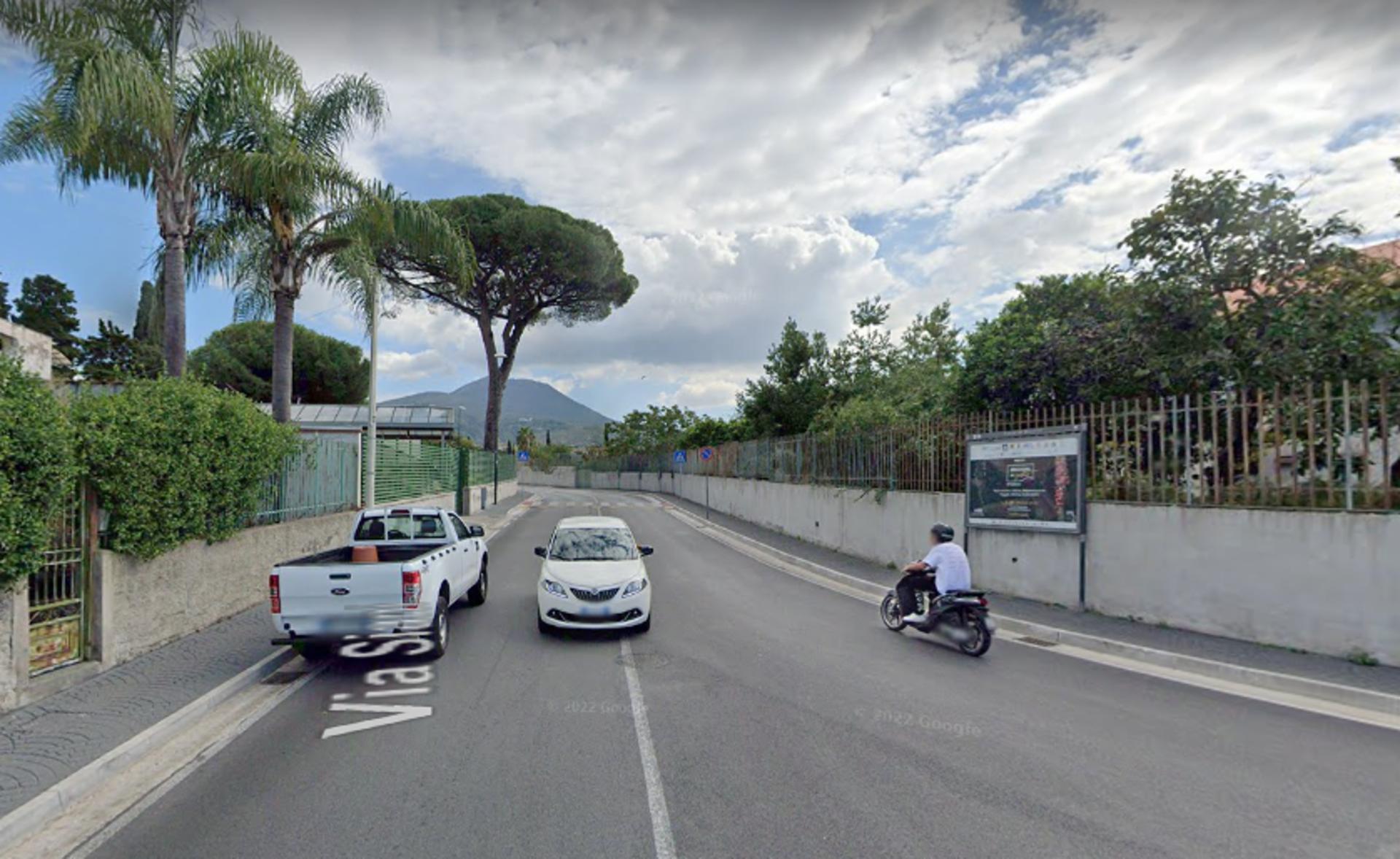 Impianto STENDARDO a Portici, in zona OVS