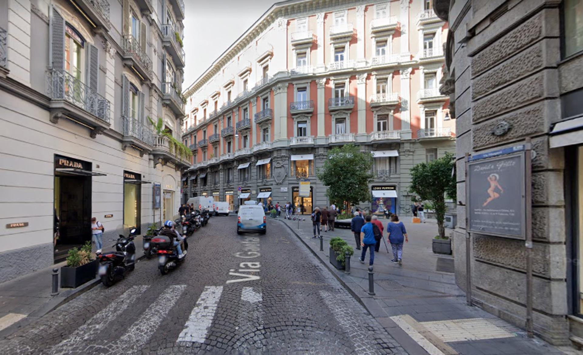 Impianto STENDARDO a Napoli, in zona Dev