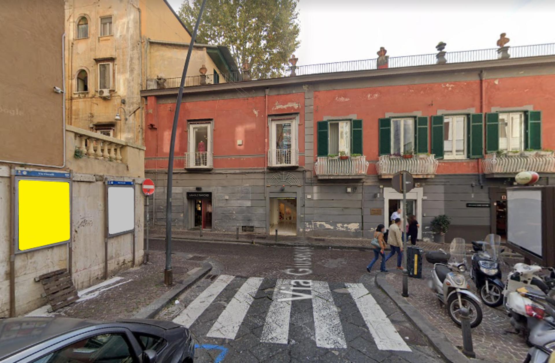 Impianto STENDARDO a Napoli, in zona Pizzeria Salvo