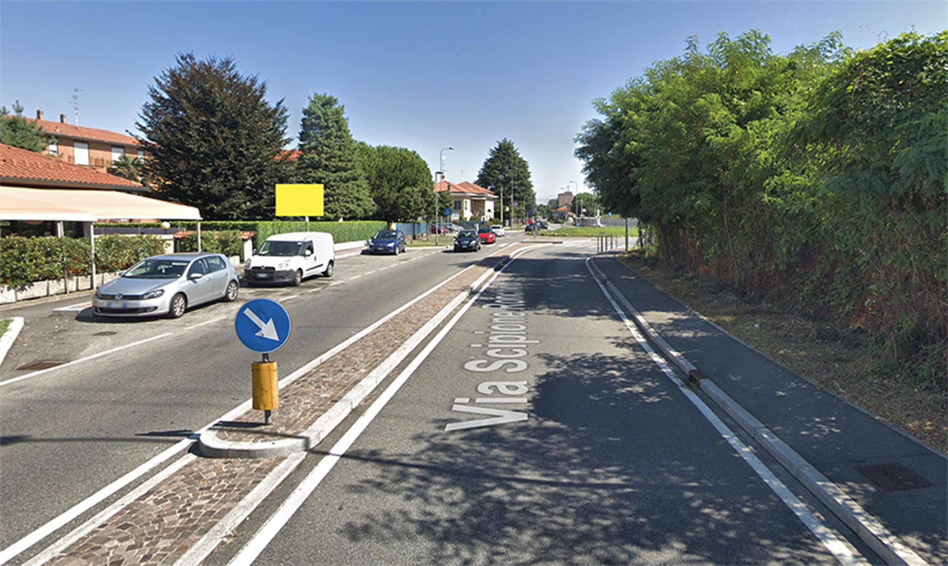 Impianto CARTELLONISTICA a Cavaria con Premezzo, in zona La scimmia golosa