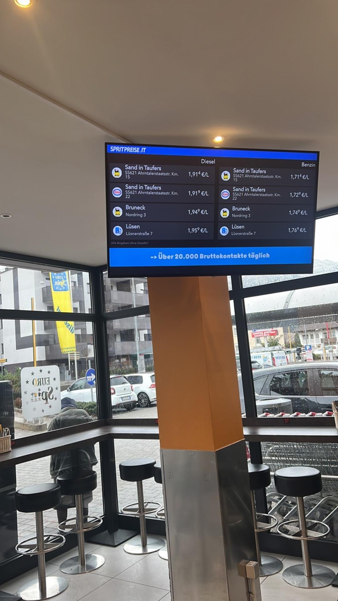 Impianto DISPLAY / LED a Brunico, in zona EuroSpin